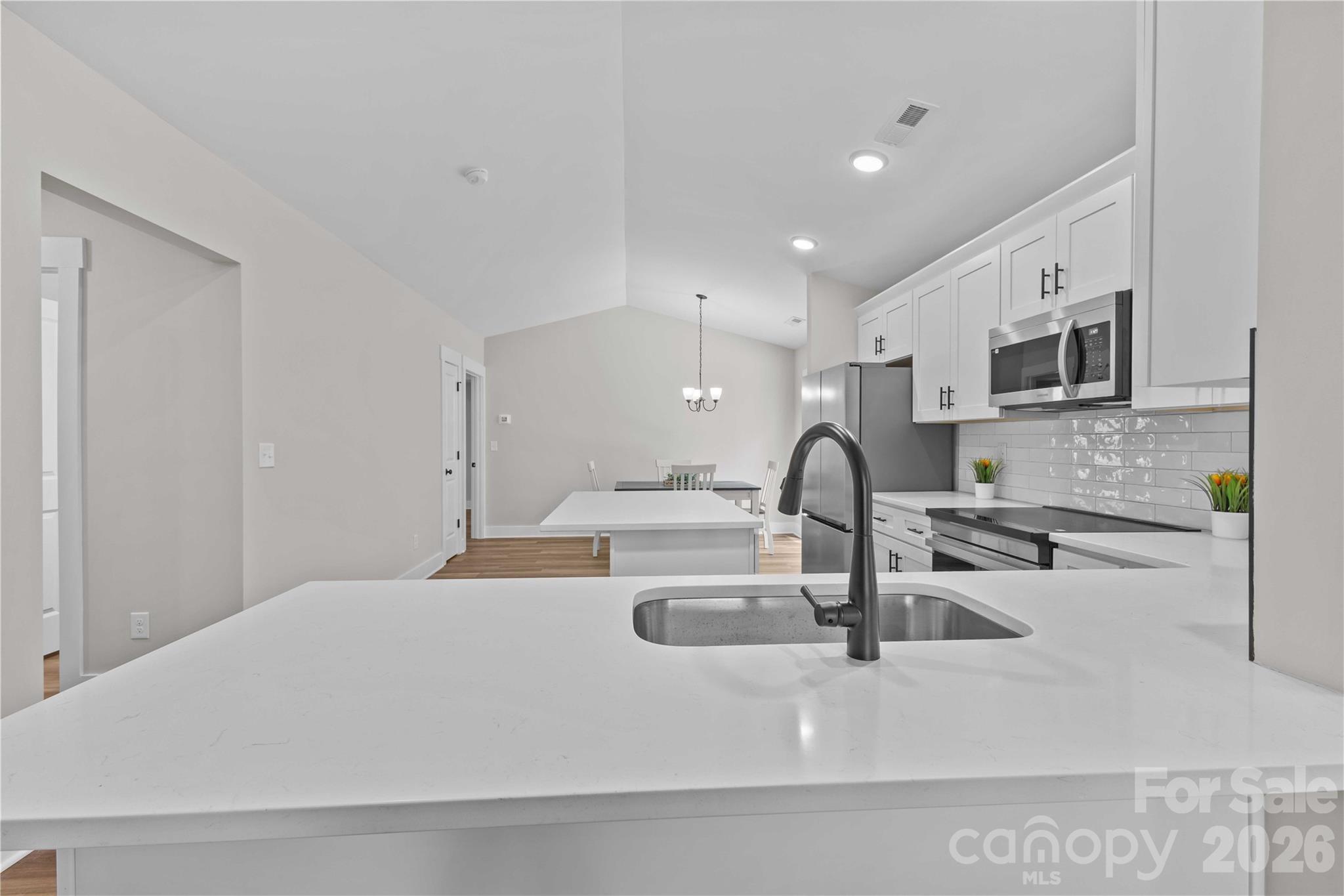 4581 Riverside Road — Lancaster