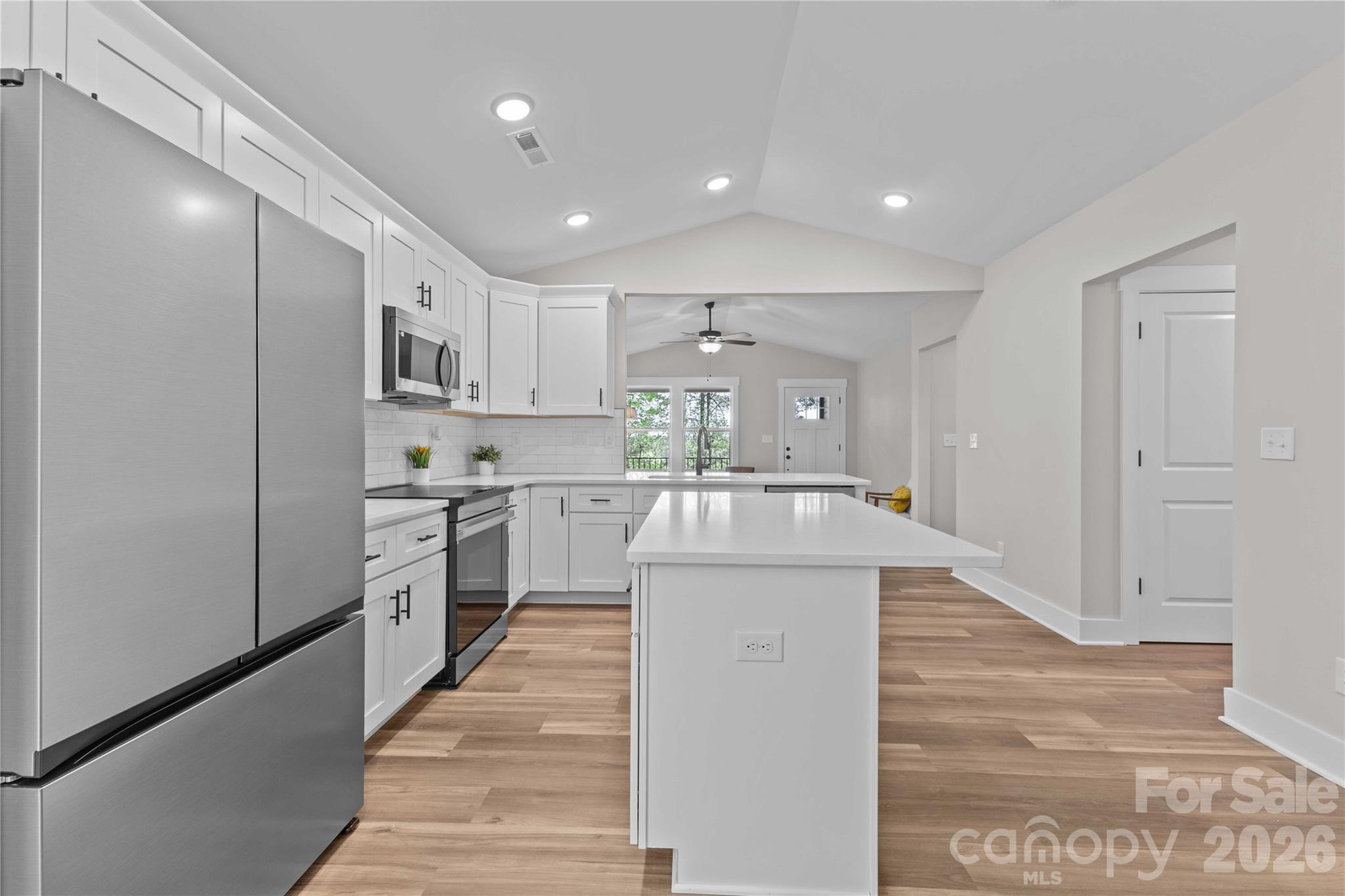 4581 Riverside Road — Lancaster