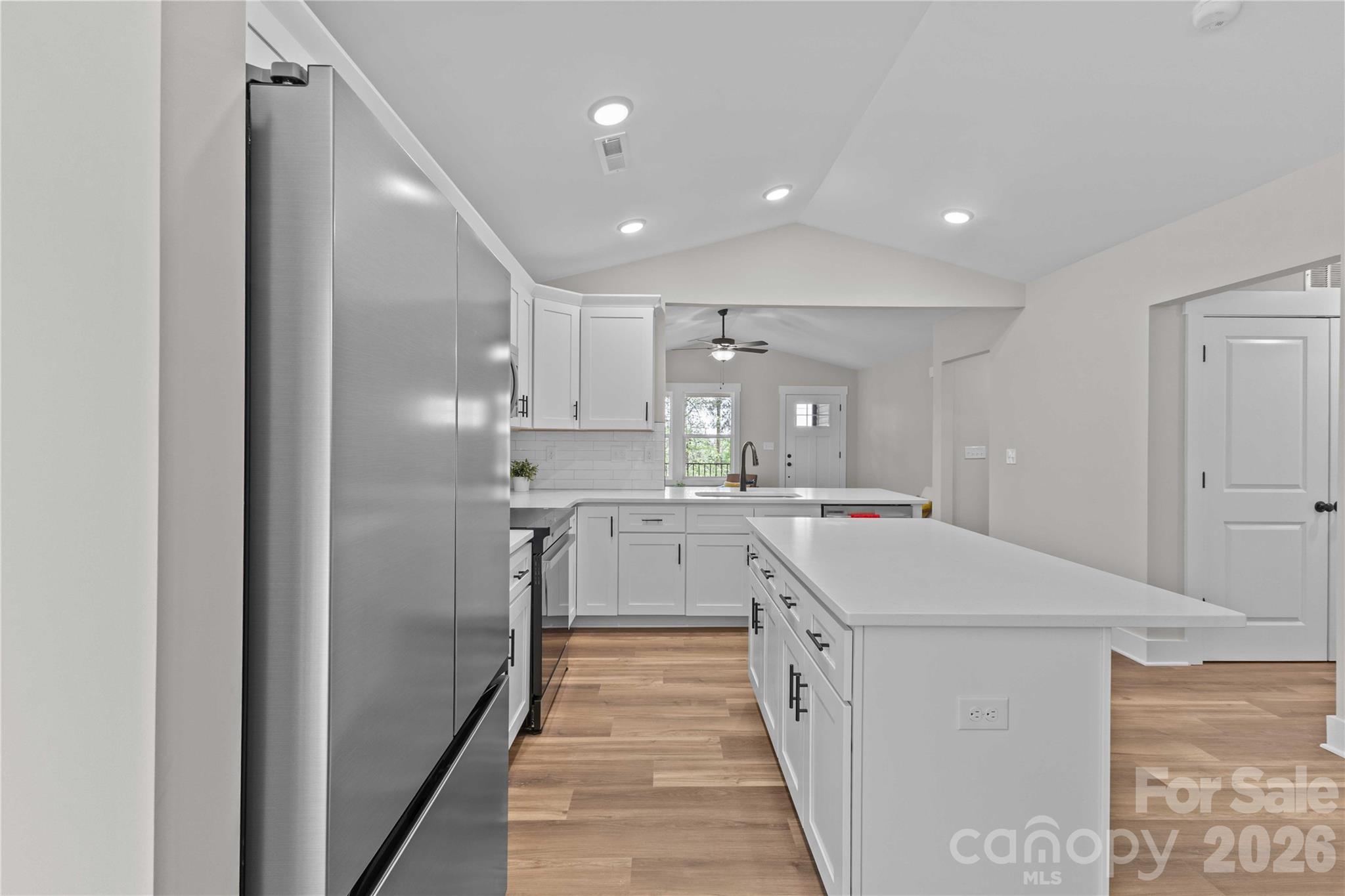 4581 Riverside Road — Lancaster