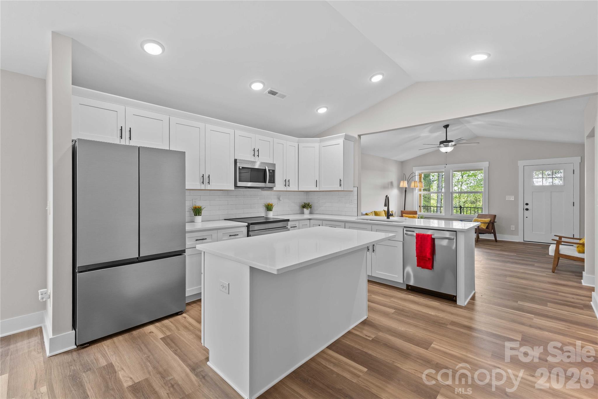 4581 Riverside Road — Lancaster