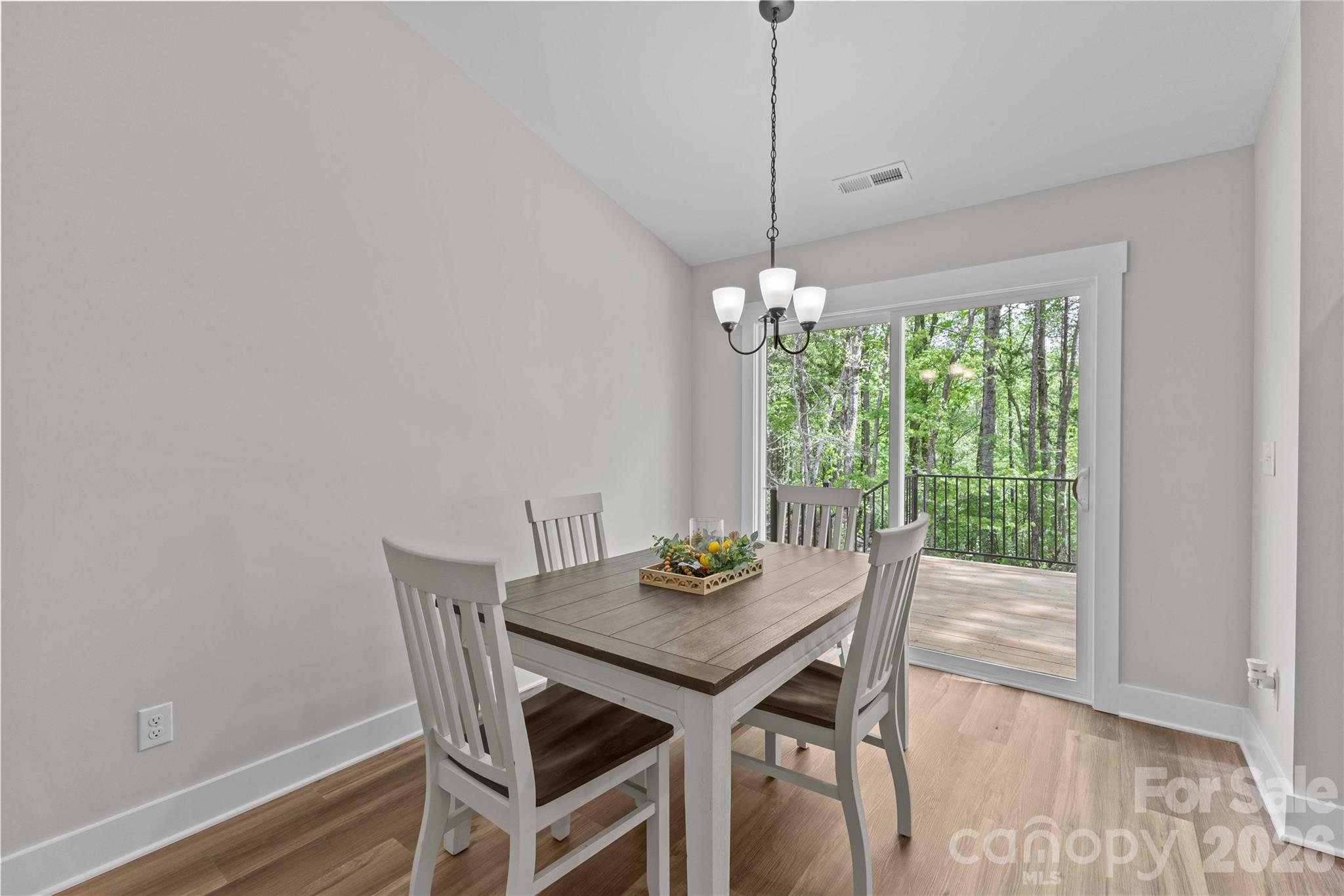 4581 Riverside Road — Lancaster