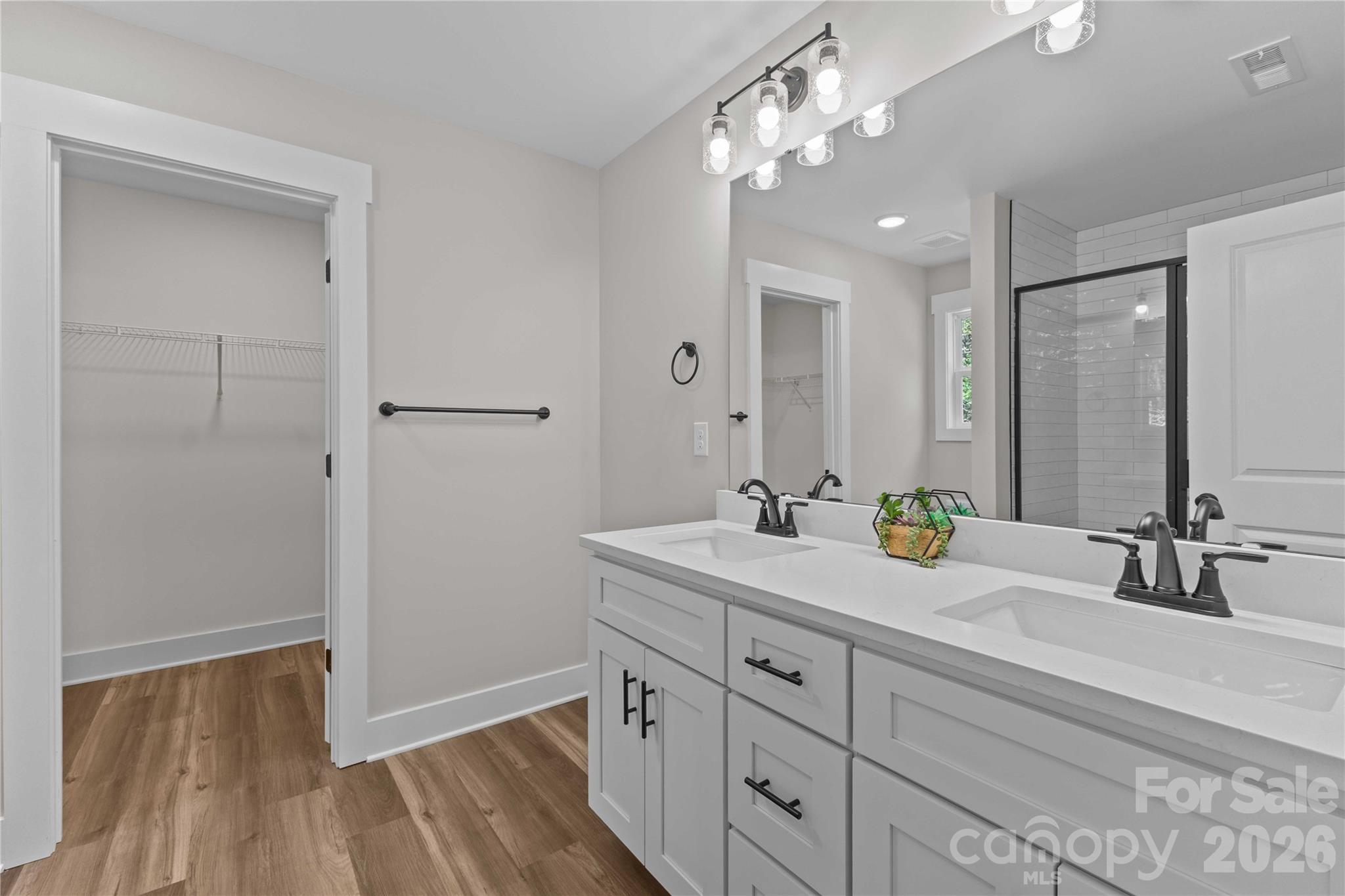4581 Riverside Road — Lancaster