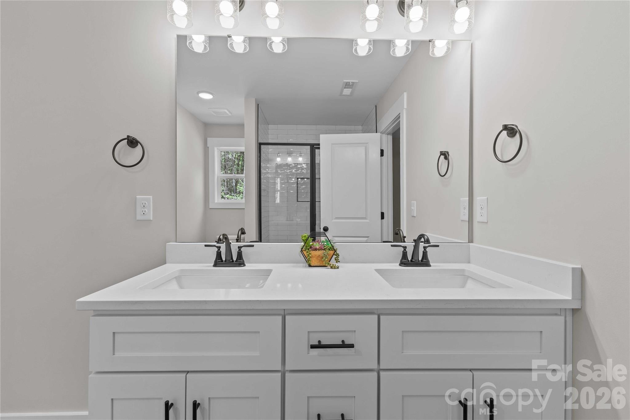4581 Riverside Road — Lancaster