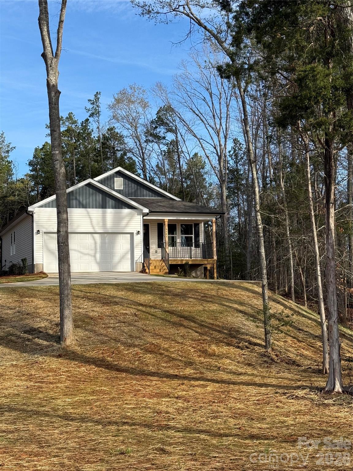 4581 Riverside Road — Lancaster