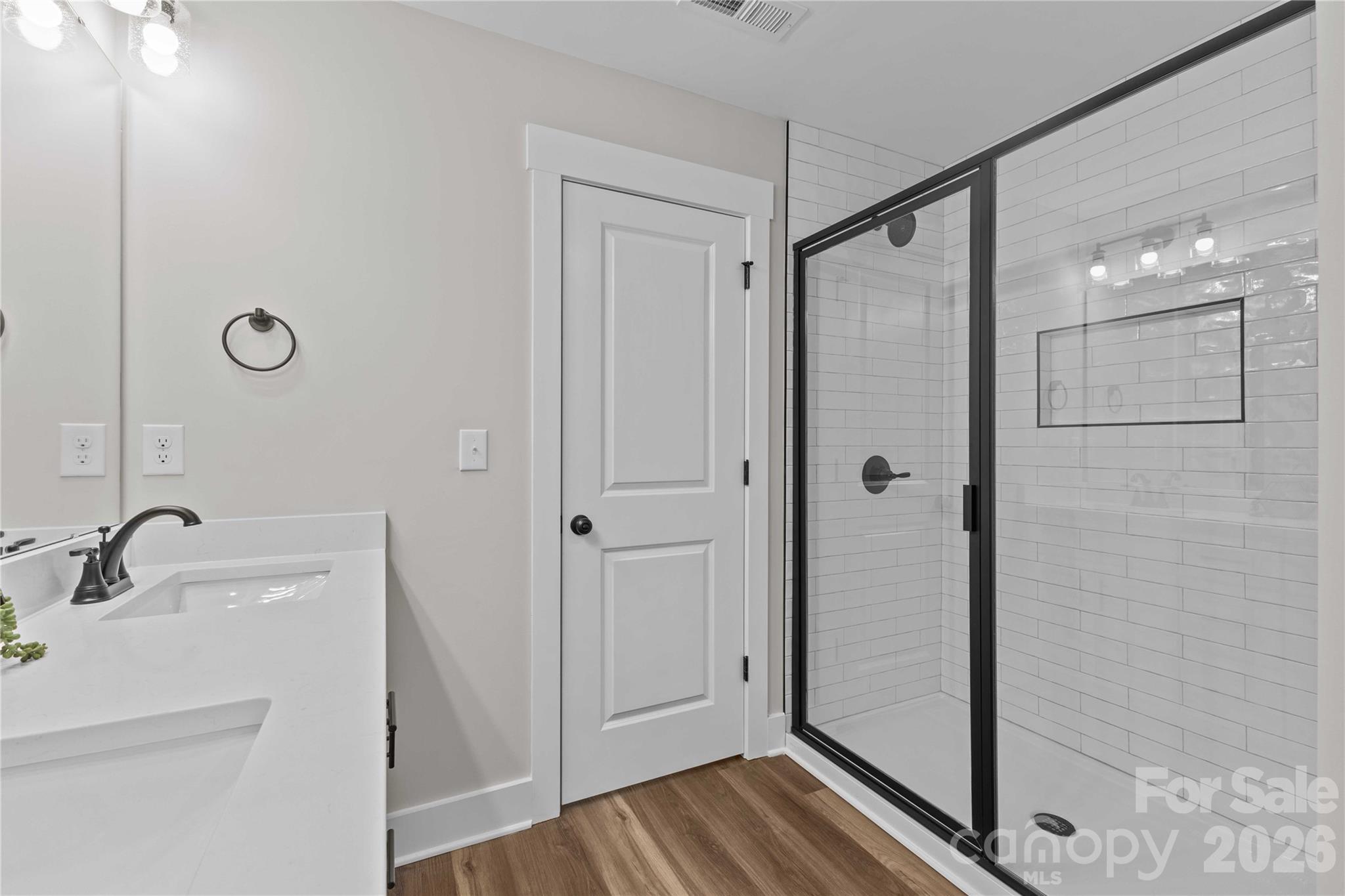 4581 Riverside Road — Lancaster
