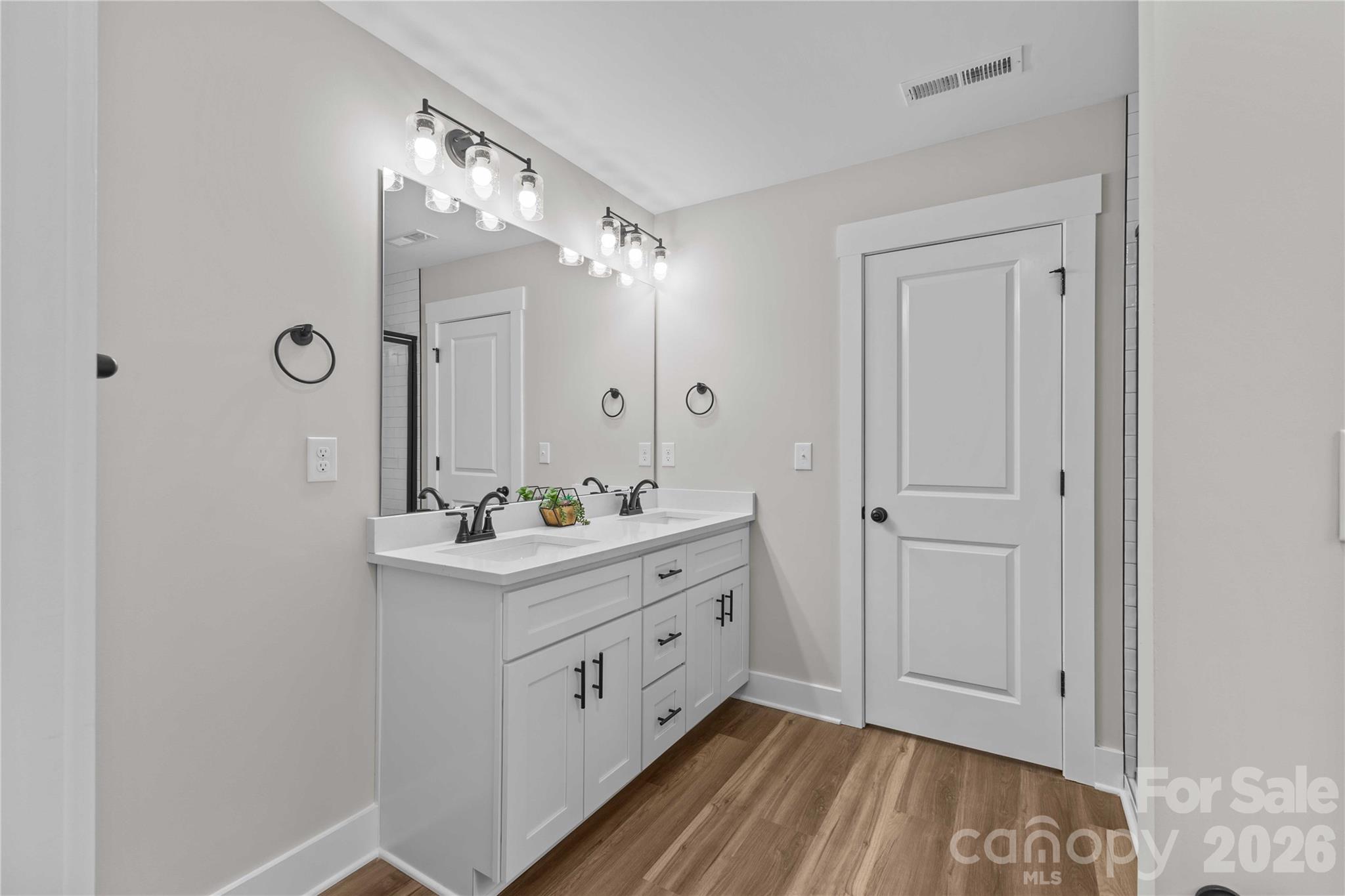 4581 Riverside Road — Lancaster