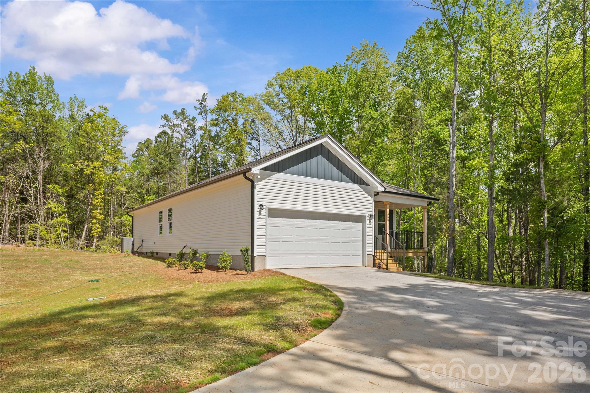 4581 Riverside Road — Lancaster