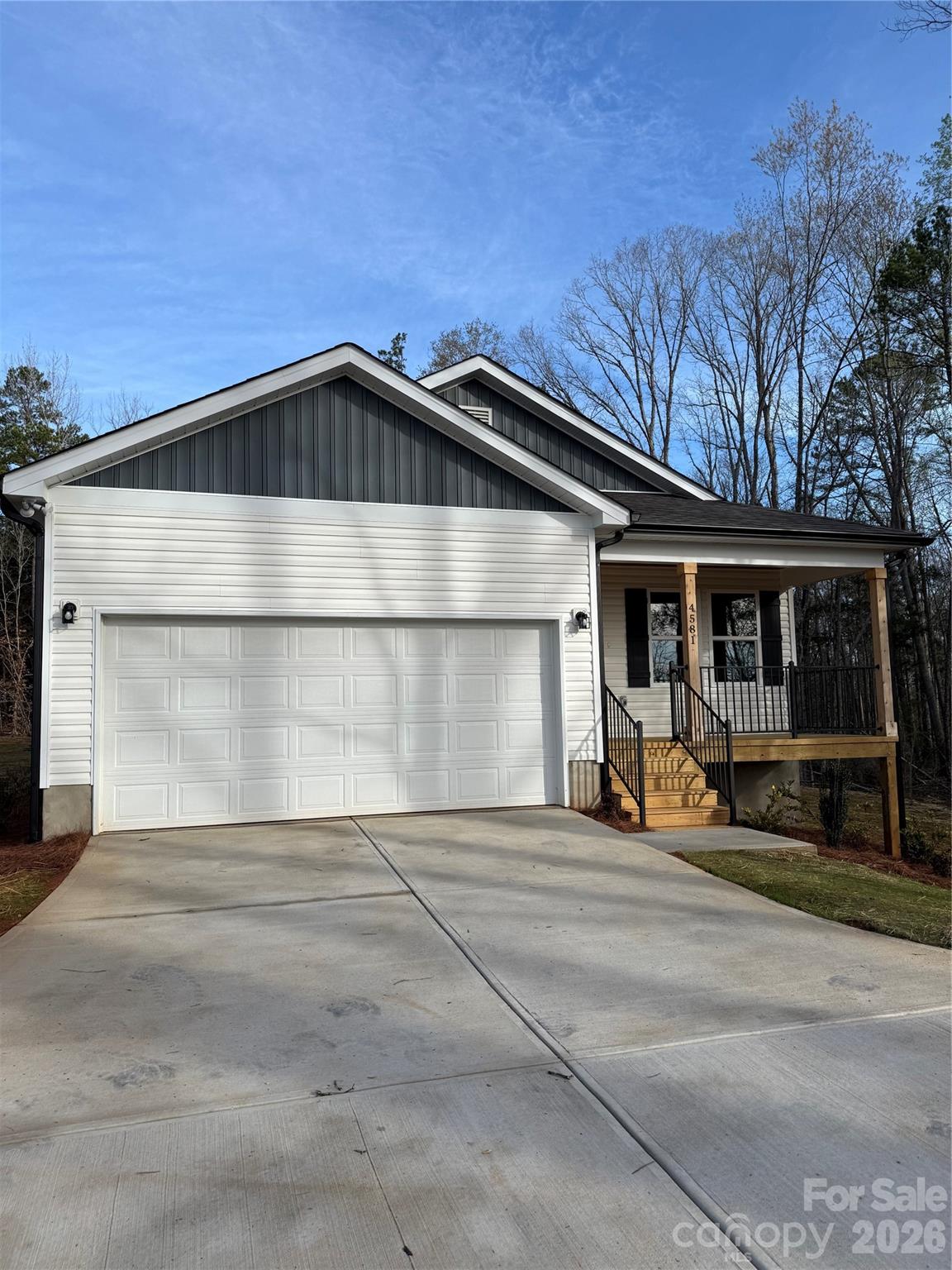 4581 Riverside Road — Lancaster