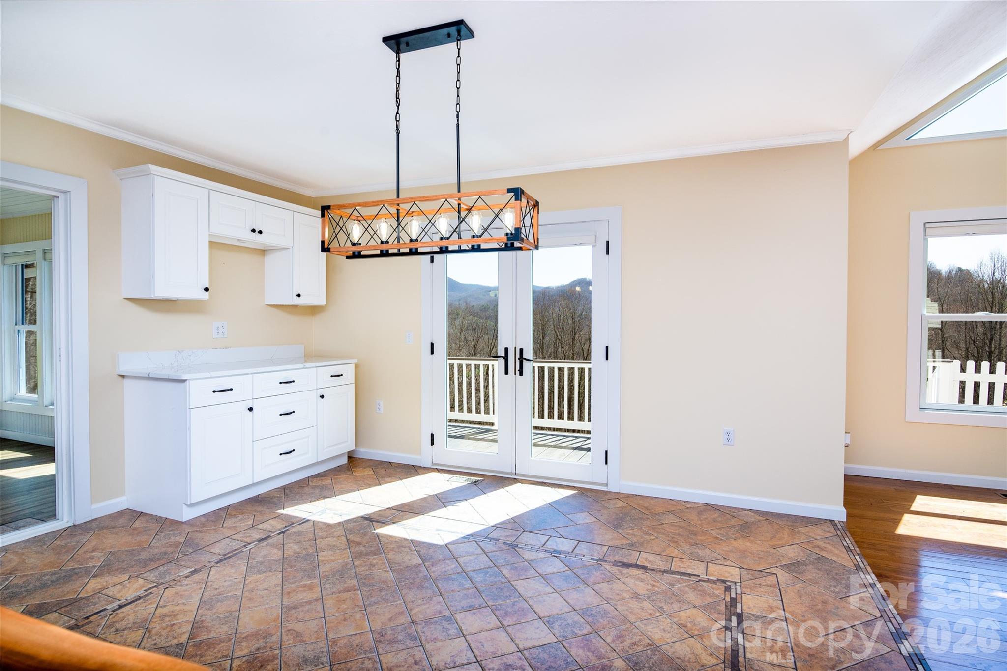 770 Discovery Place — Sylva