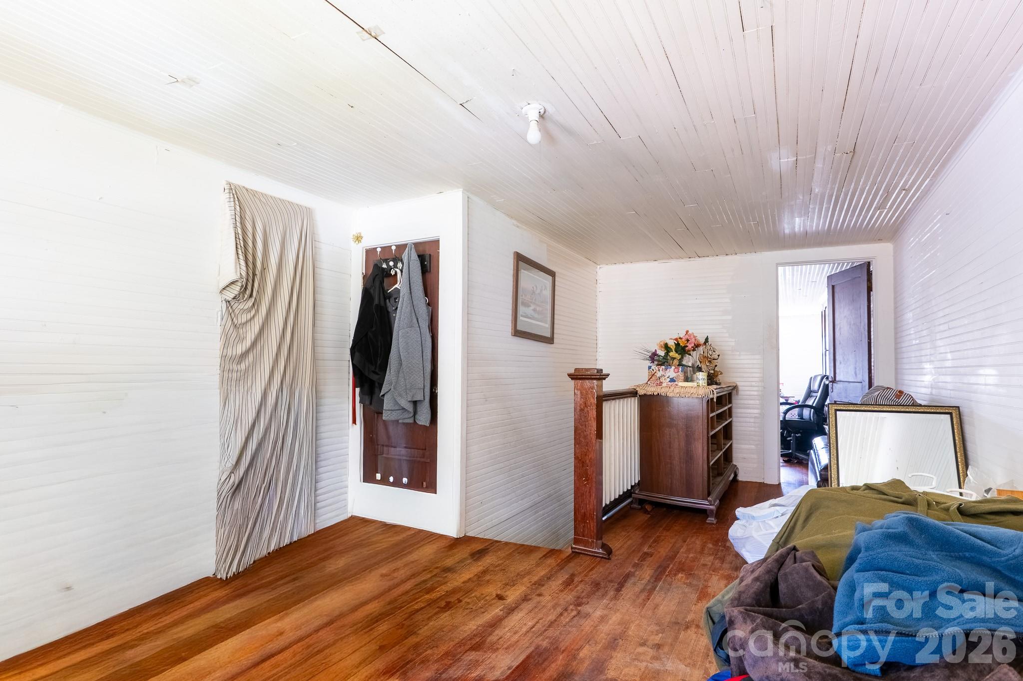 218 W 28th Street — Newton