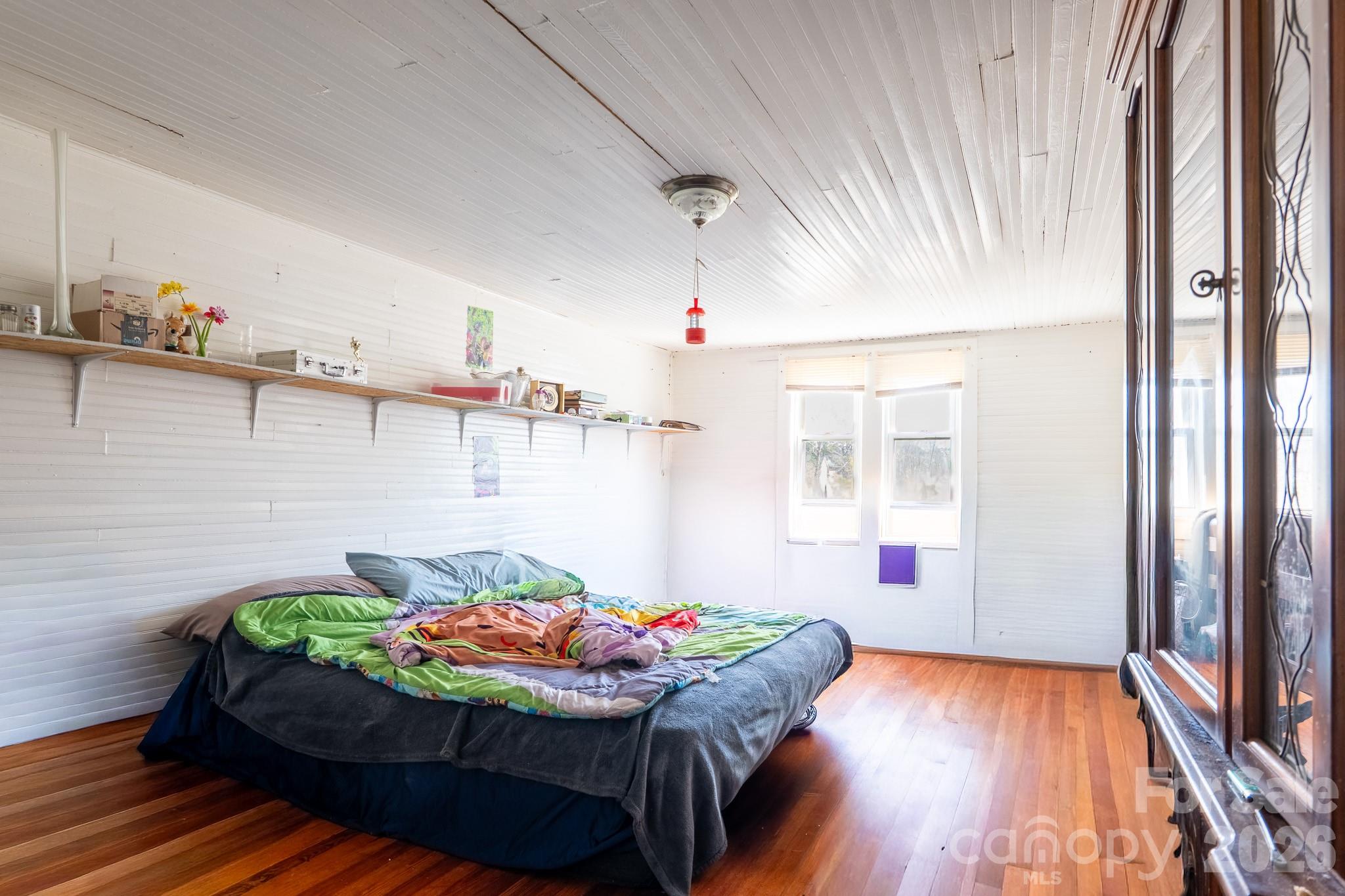 218 W 28th Street — Newton