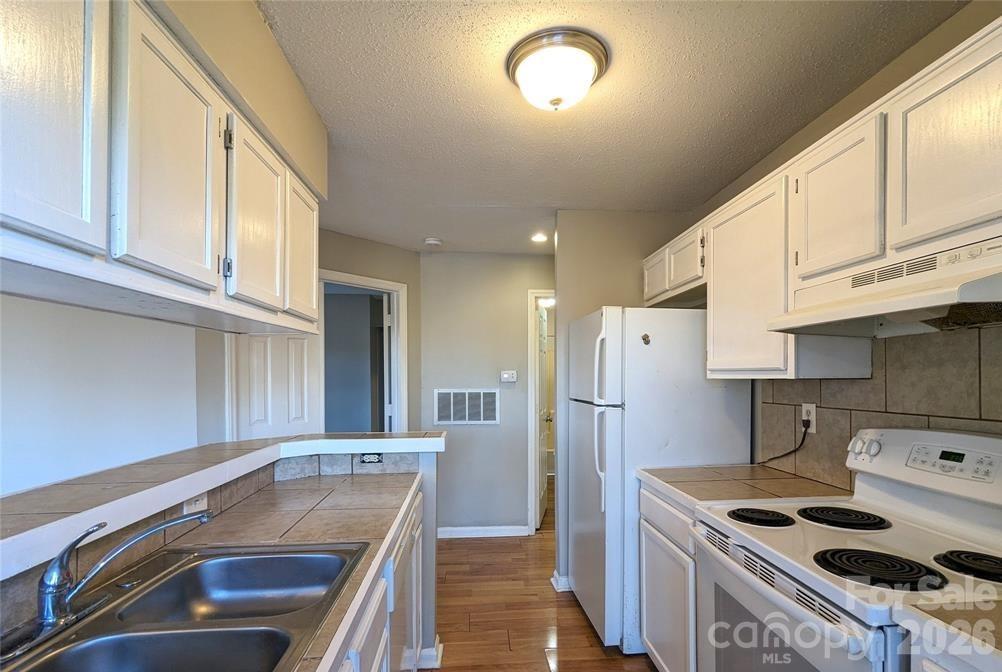 8137 Cedar Glen Drive — Charlotte