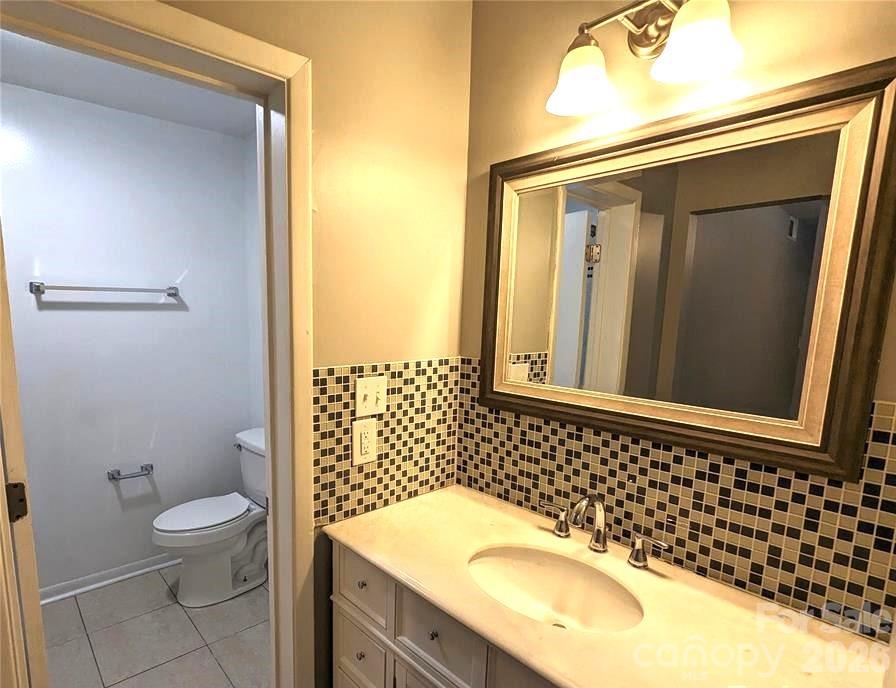 8021 Cedar Glen Drive — Charlotte