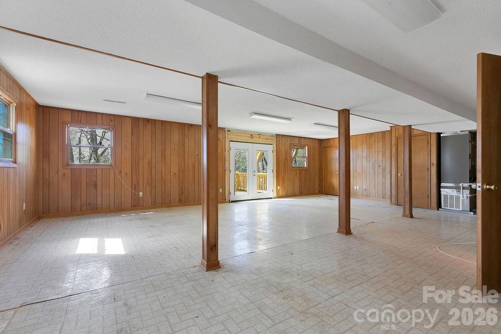 416 Kanasgowa Drive — Brevard