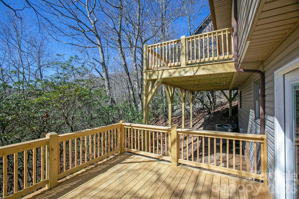 416 Kanasgowa Drive — Brevard