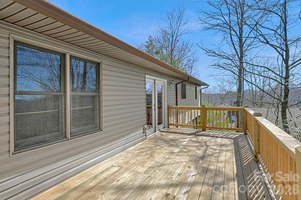 416 Kanasgowa Drive — Brevard
