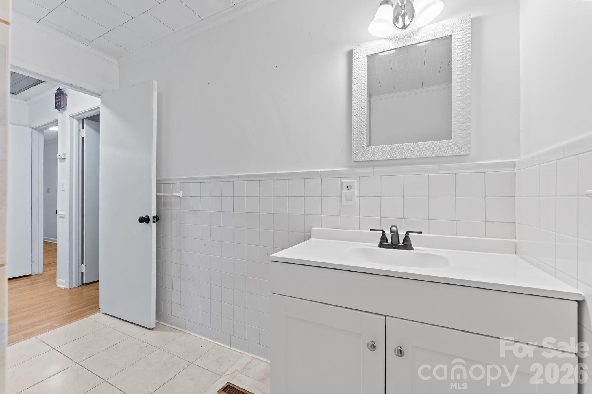 217 Lambert Road — Biscoe