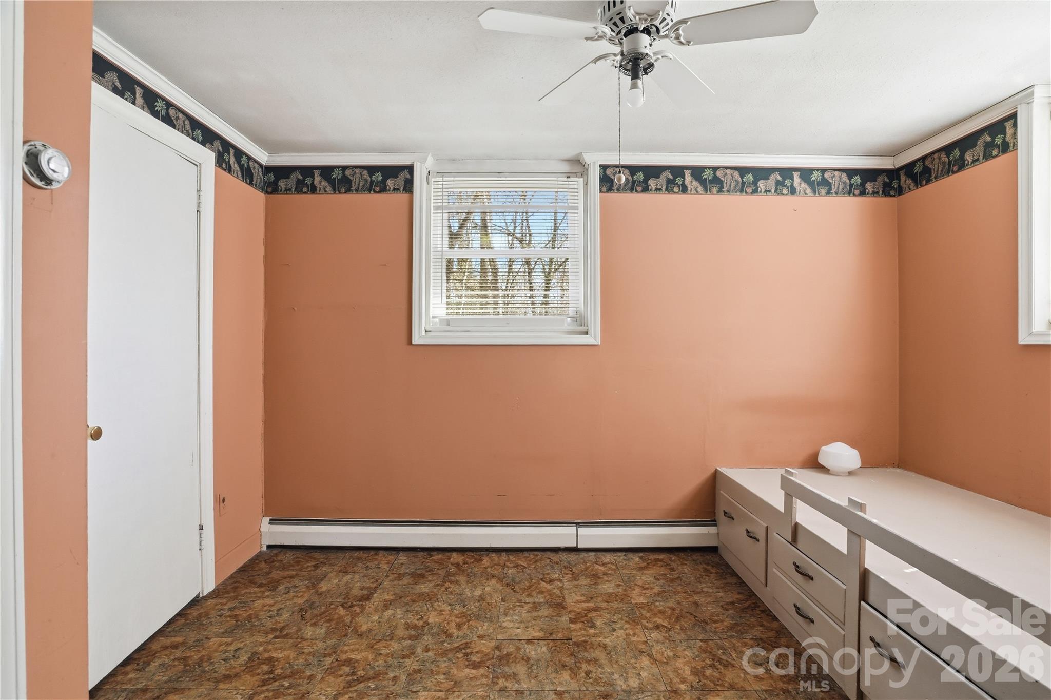 401 E End Avenue — Statesville