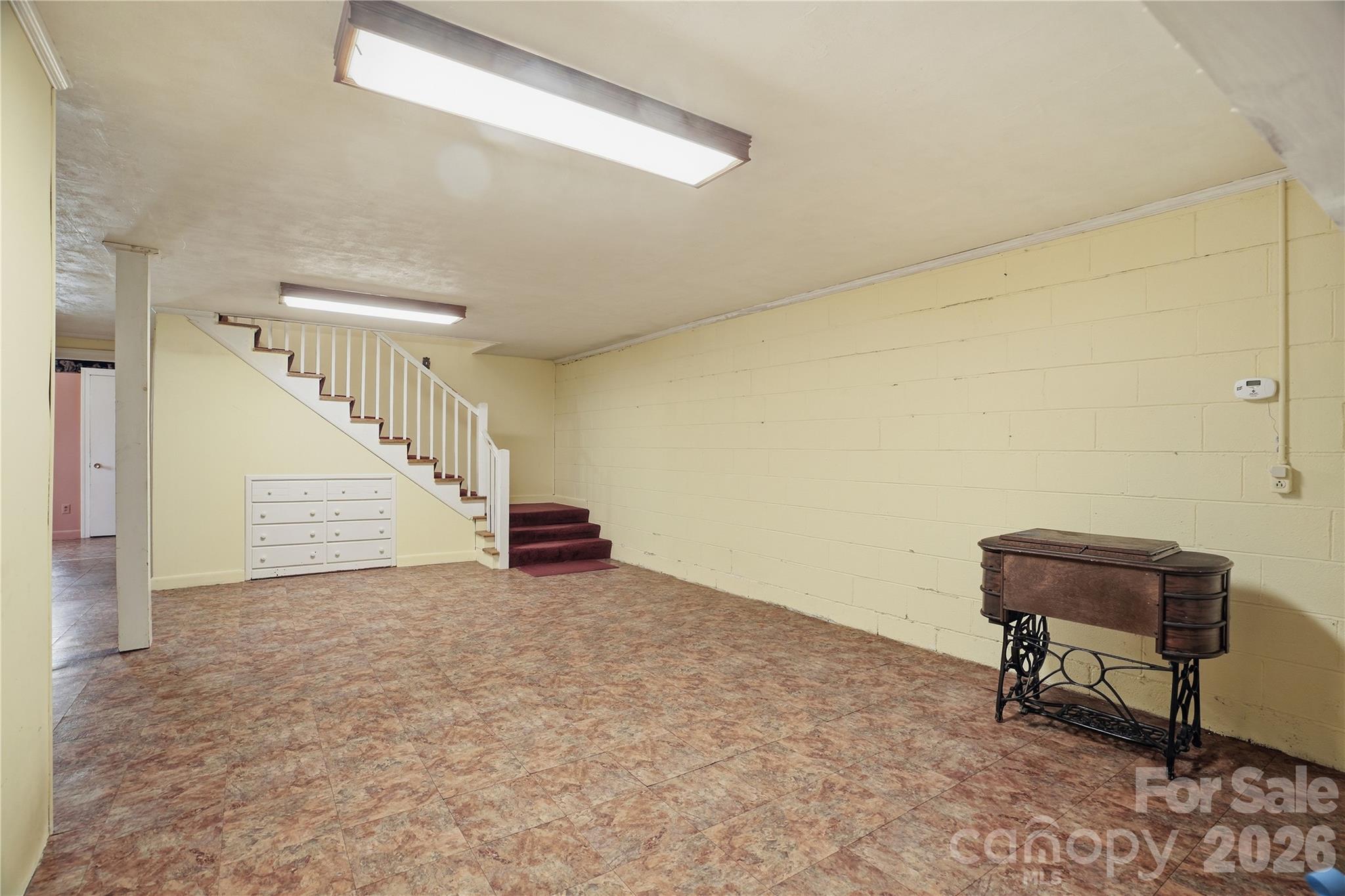 401 E End Avenue — Statesville