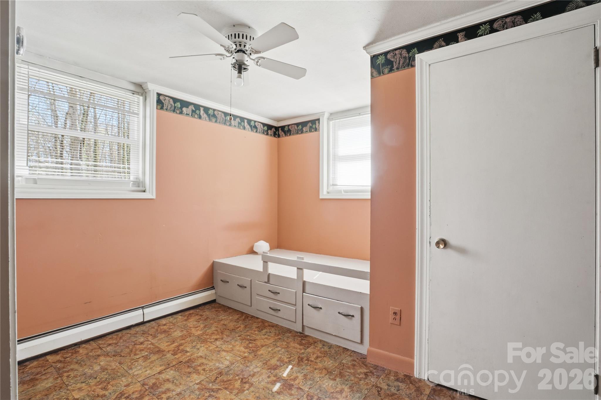 401 E End Avenue — Statesville