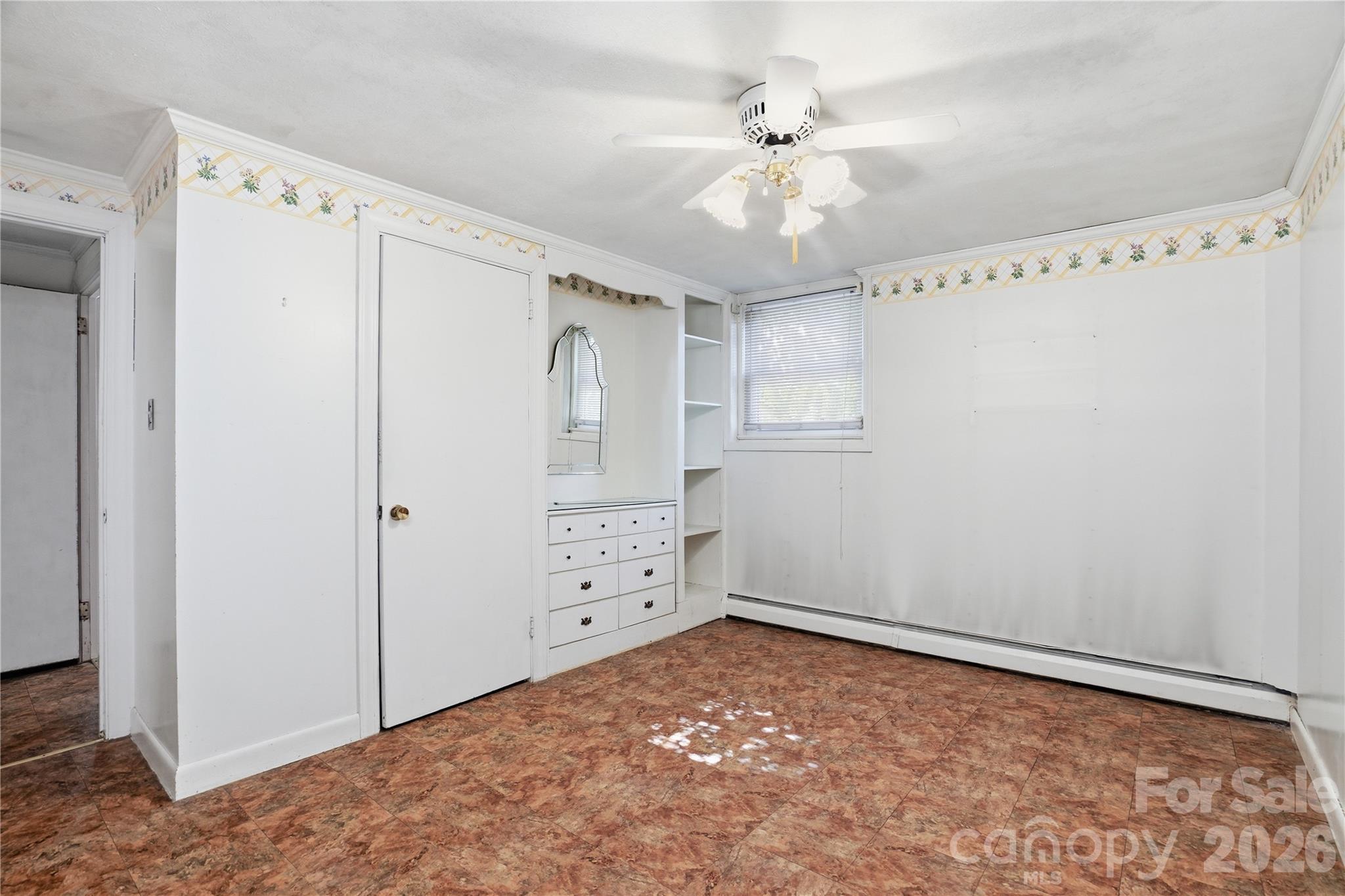 401 E End Avenue — Statesville