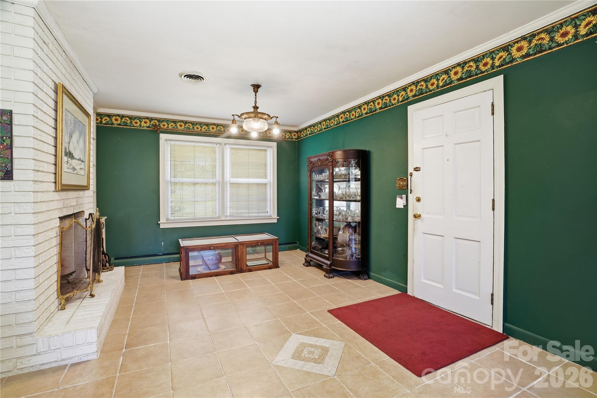 401 E End Avenue — Statesville
