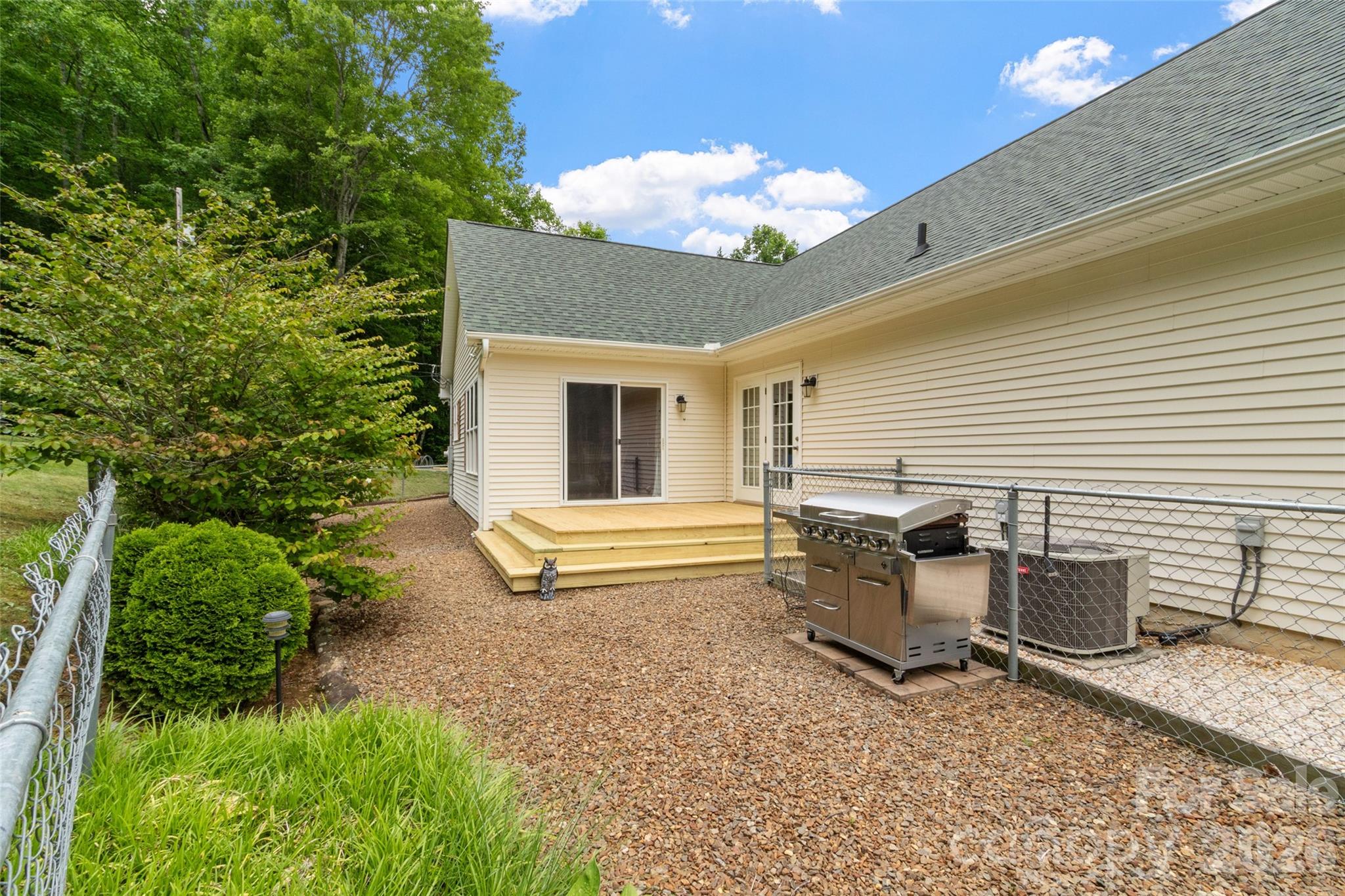 33 Copper Penny Lane — Burnsville