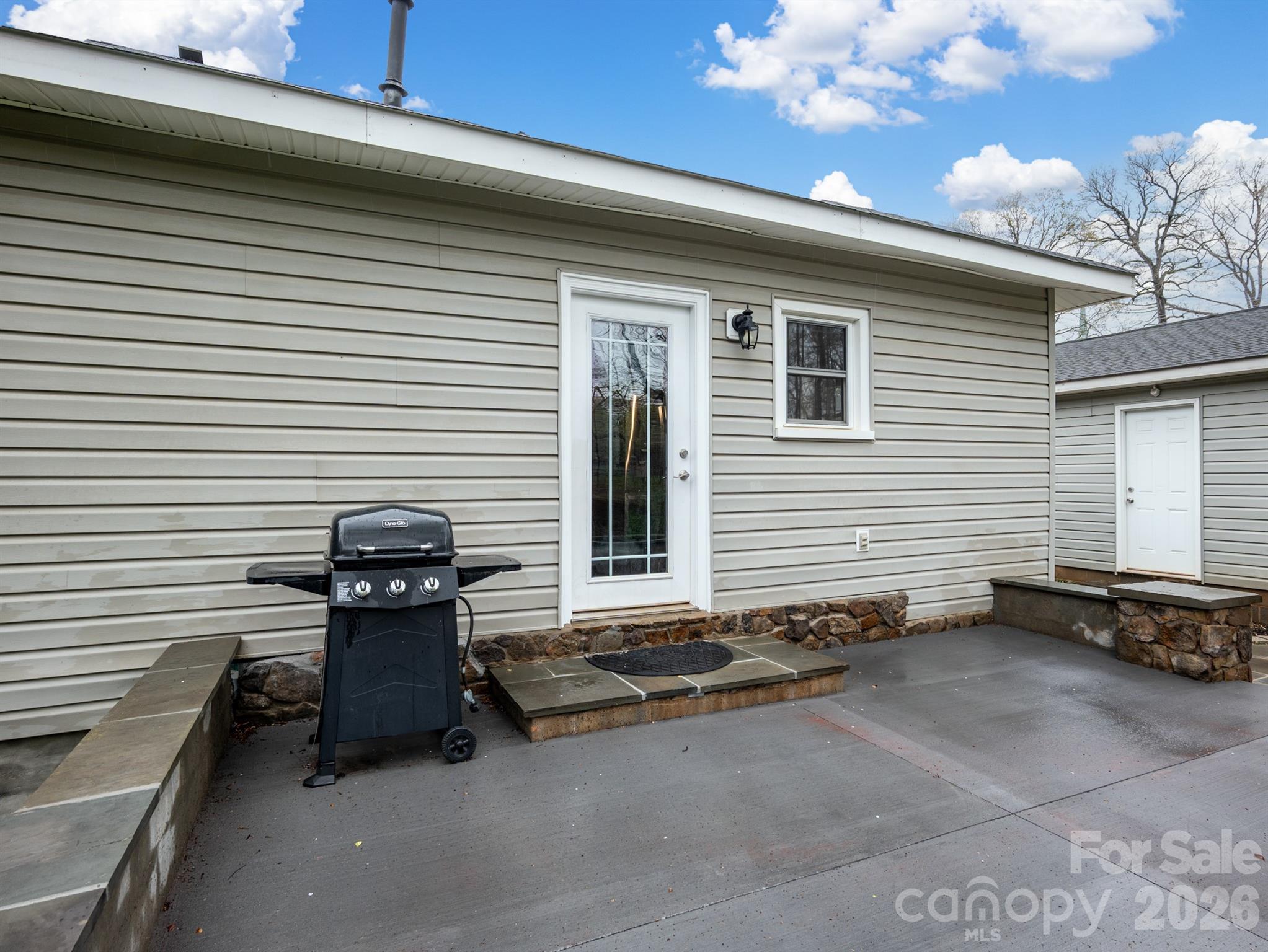 2101 Jackson Street — Belmont