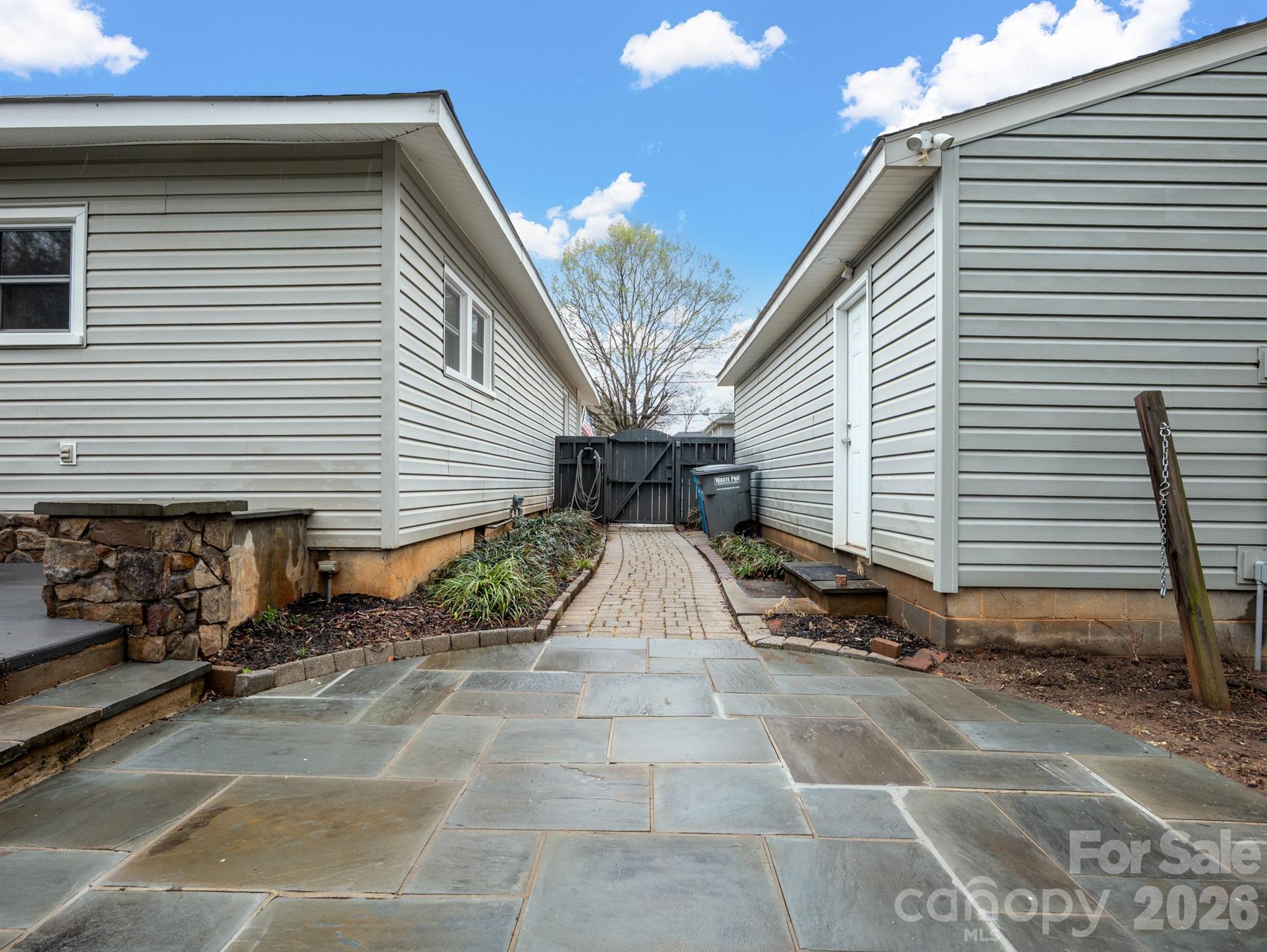 2101 Jackson Street — Belmont