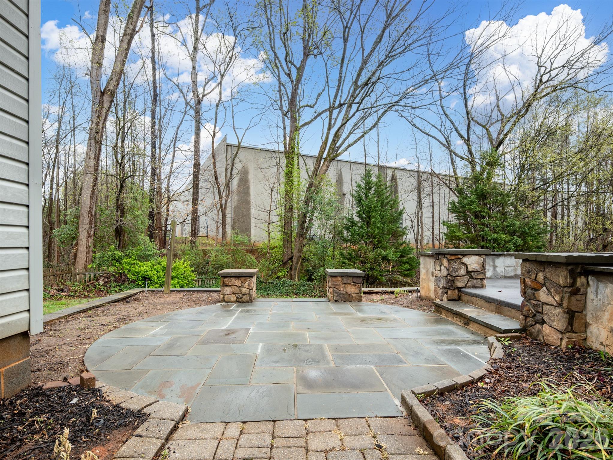 2101 Jackson Street — Belmont