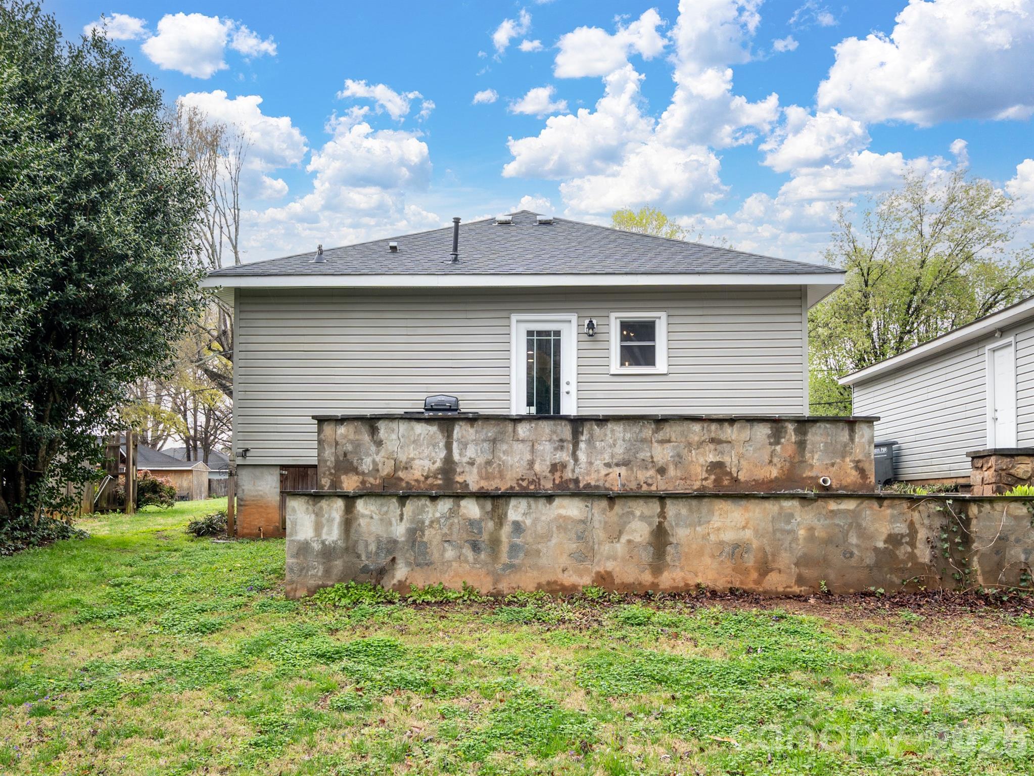 2101 Jackson Street — Belmont