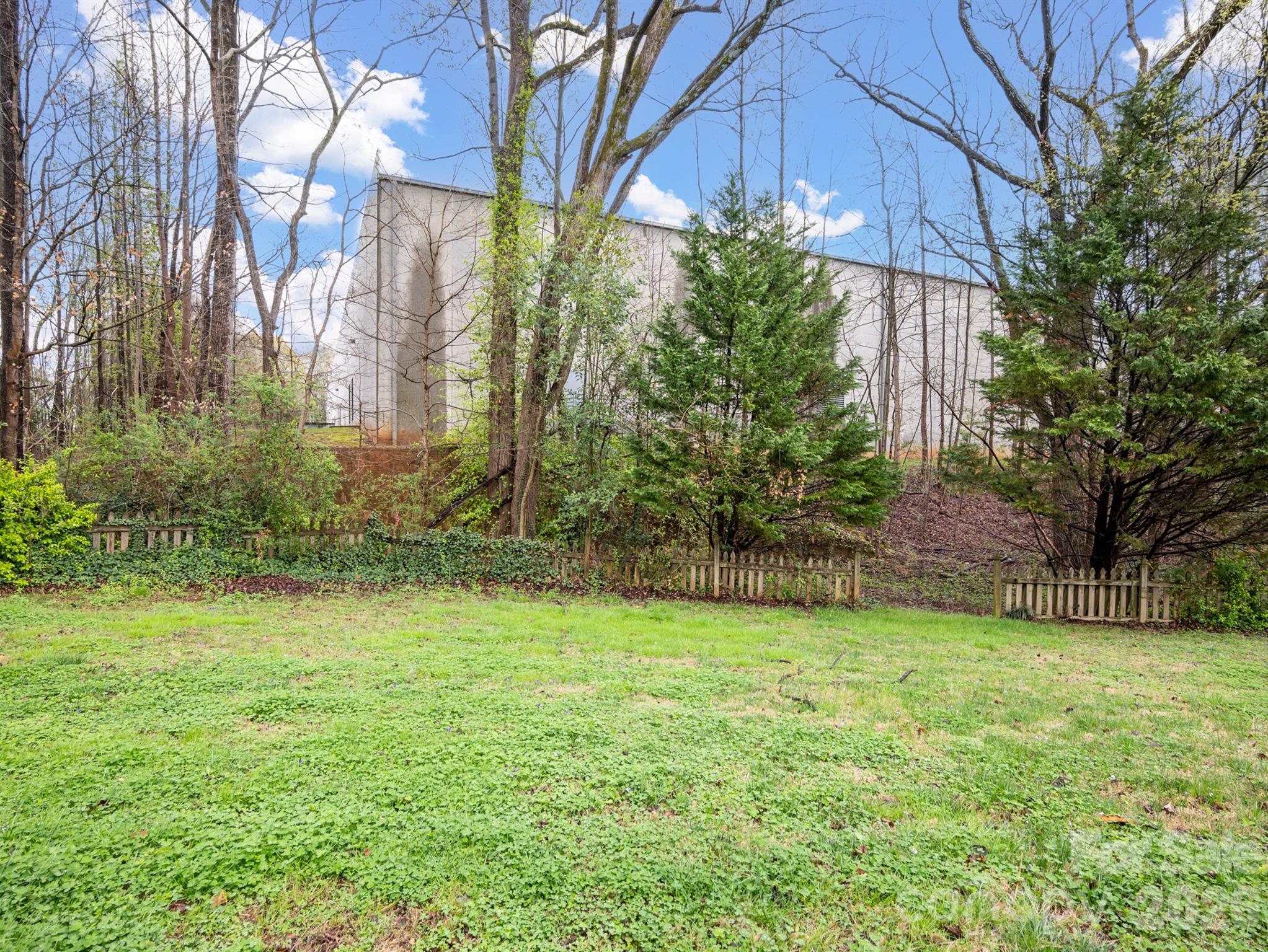 2101 Jackson Street — Belmont