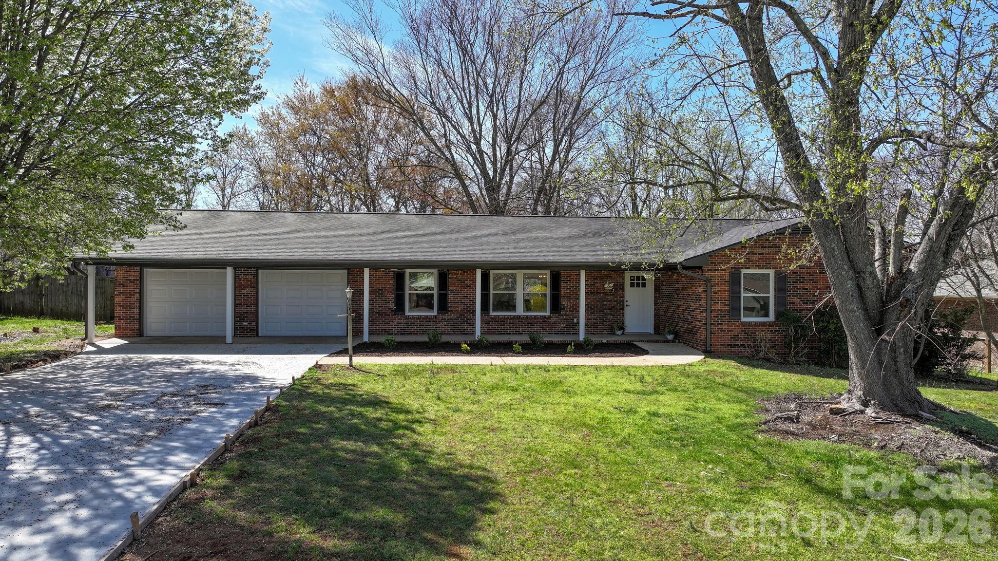 715 Sunridge Drive — Lincolnton