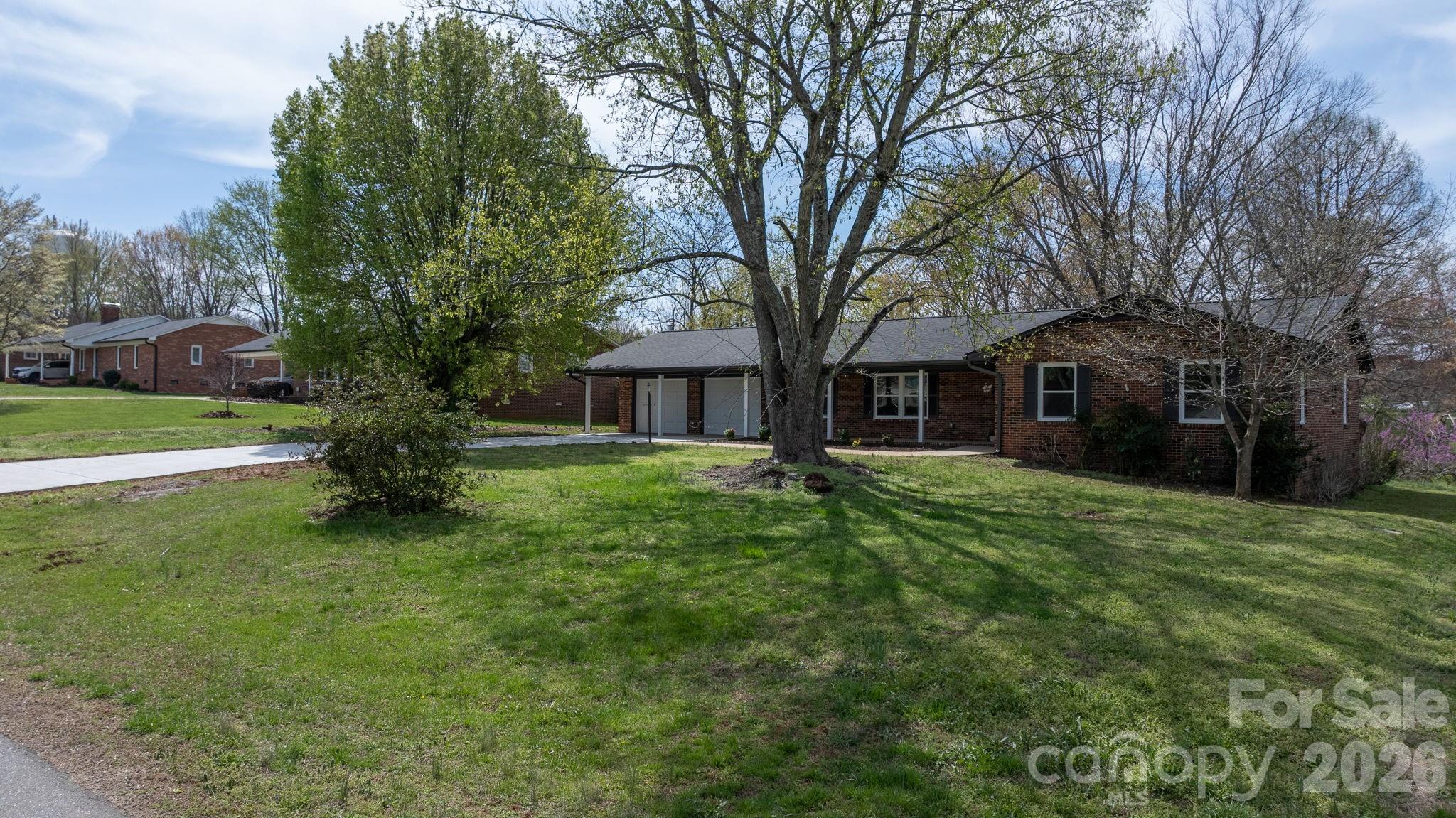 715 Sunridge Drive — Lincolnton