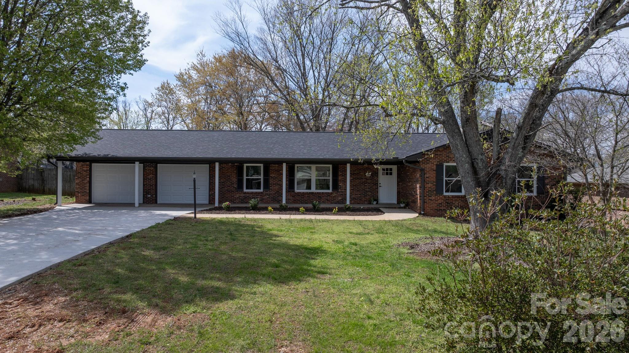 715 Sunridge Drive — Lincolnton