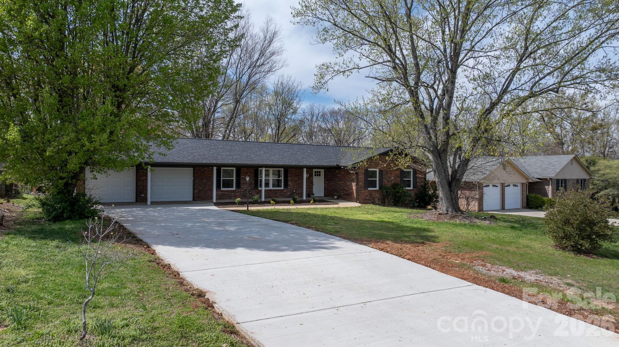 715 Sunridge Drive — Lincolnton