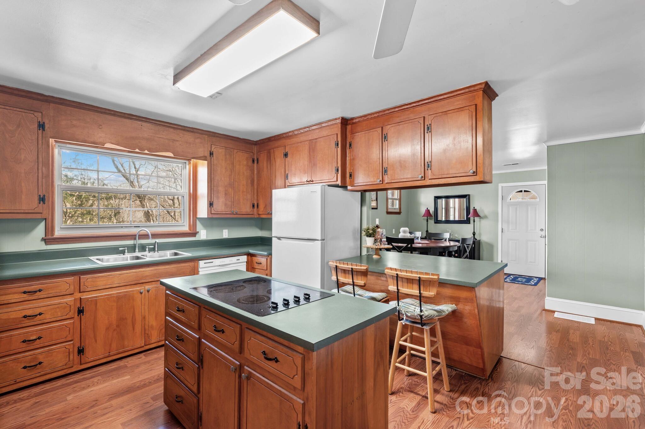 5075 Lakeview Drive — Salisbury