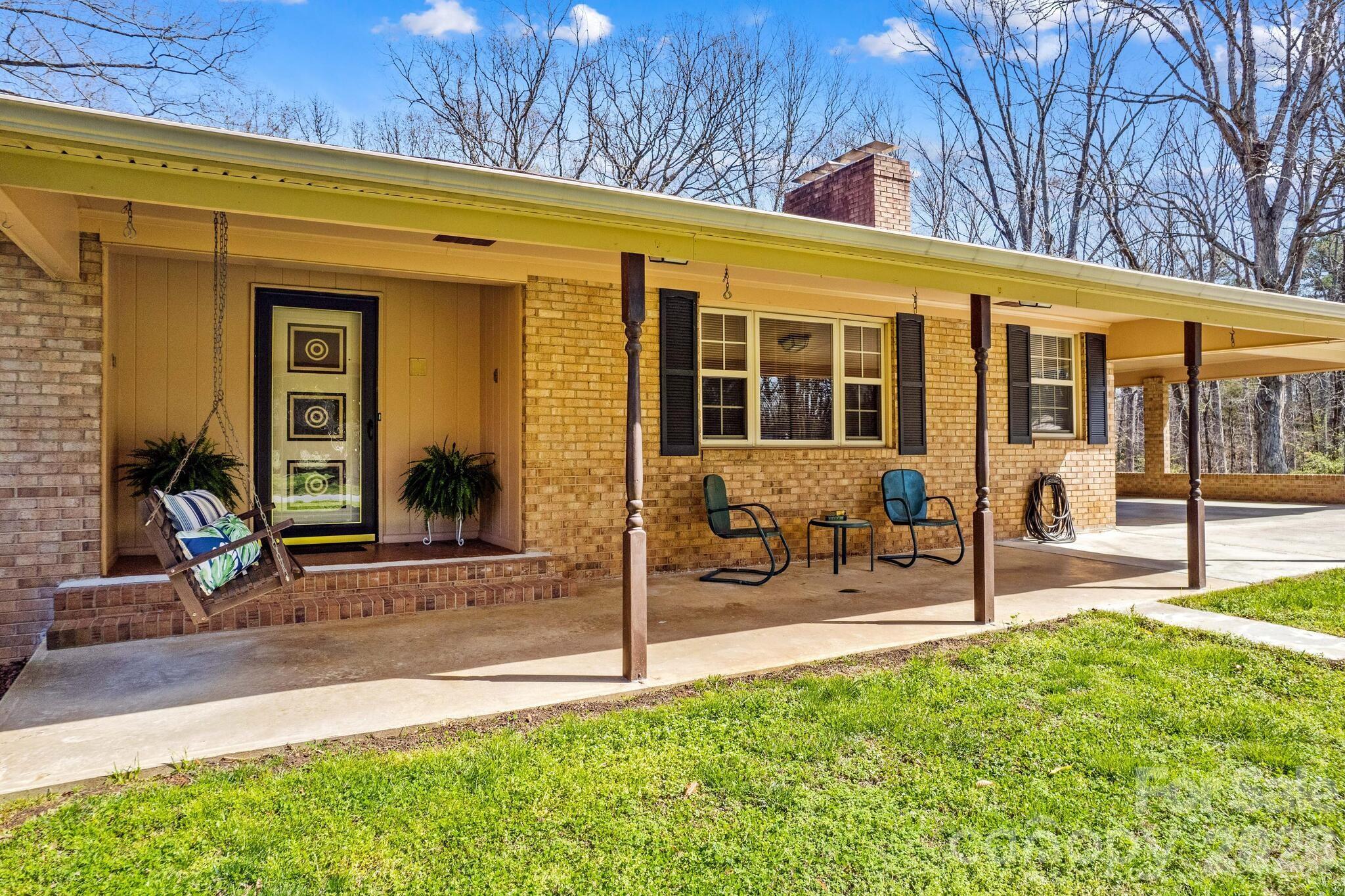5075 Lakeview Drive — Salisbury