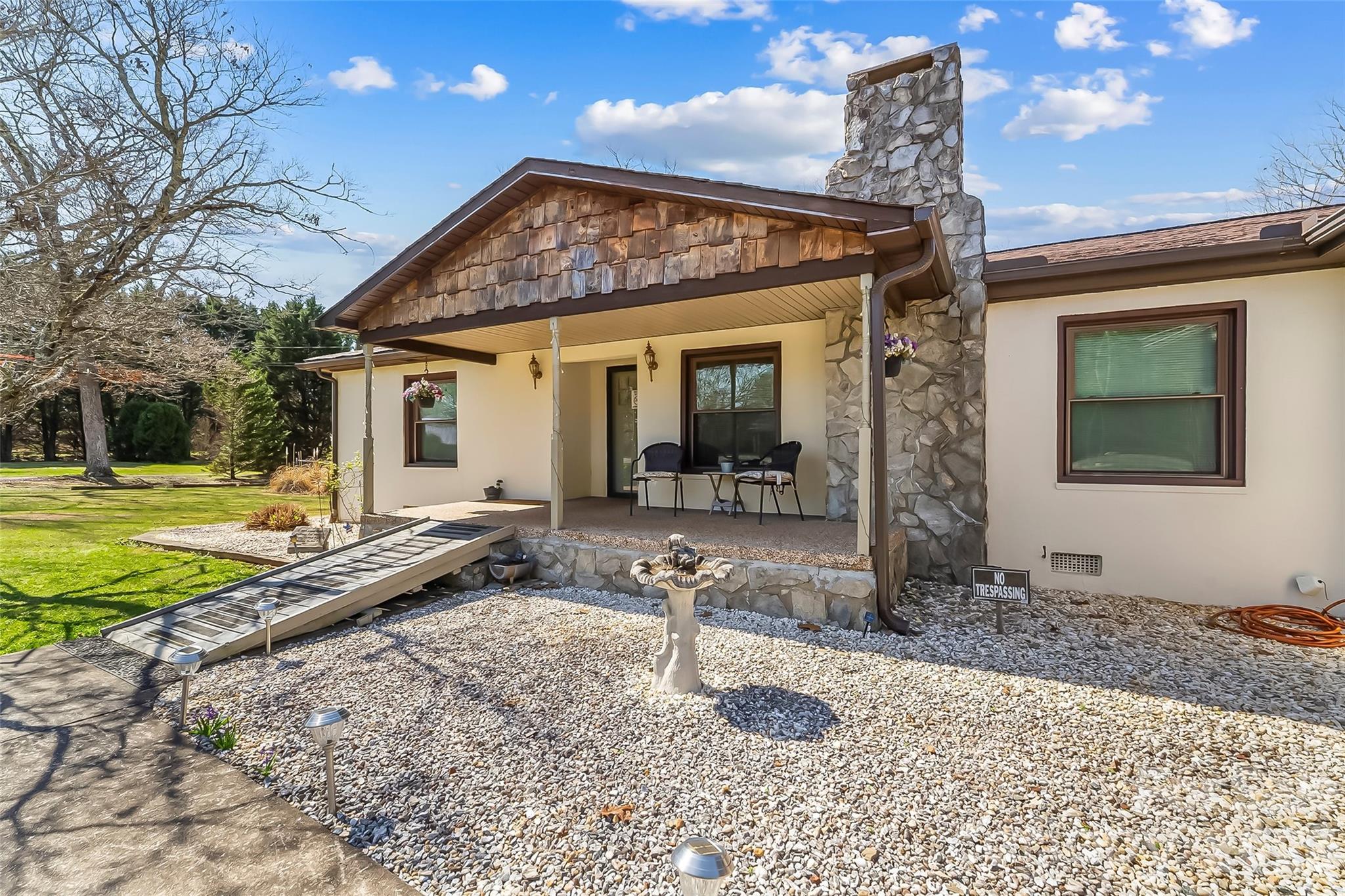 2706 Connelly Springs Road — Granite Falls