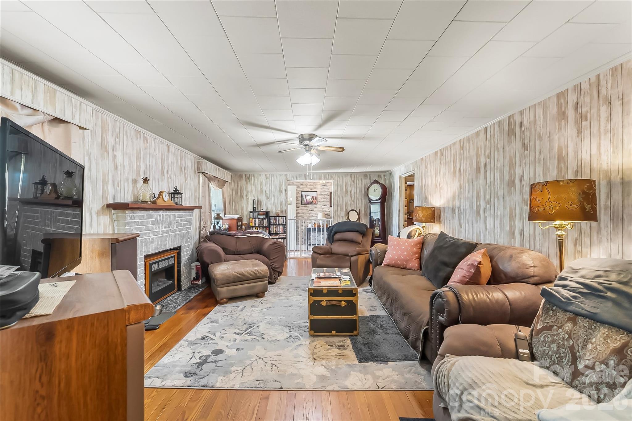 2706 Connelly Springs Road — Granite Falls