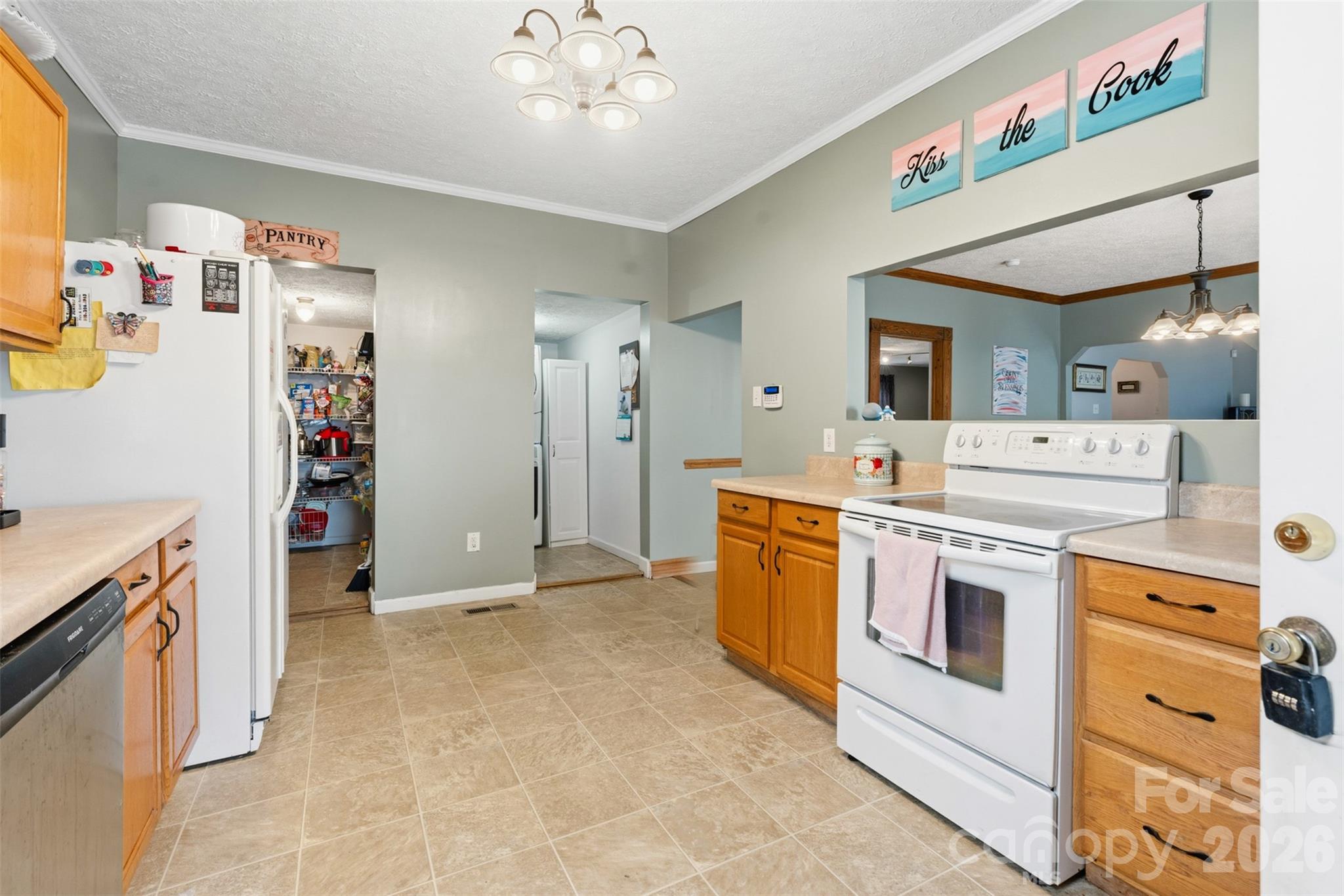 207 Oak Avenue — Hamlet