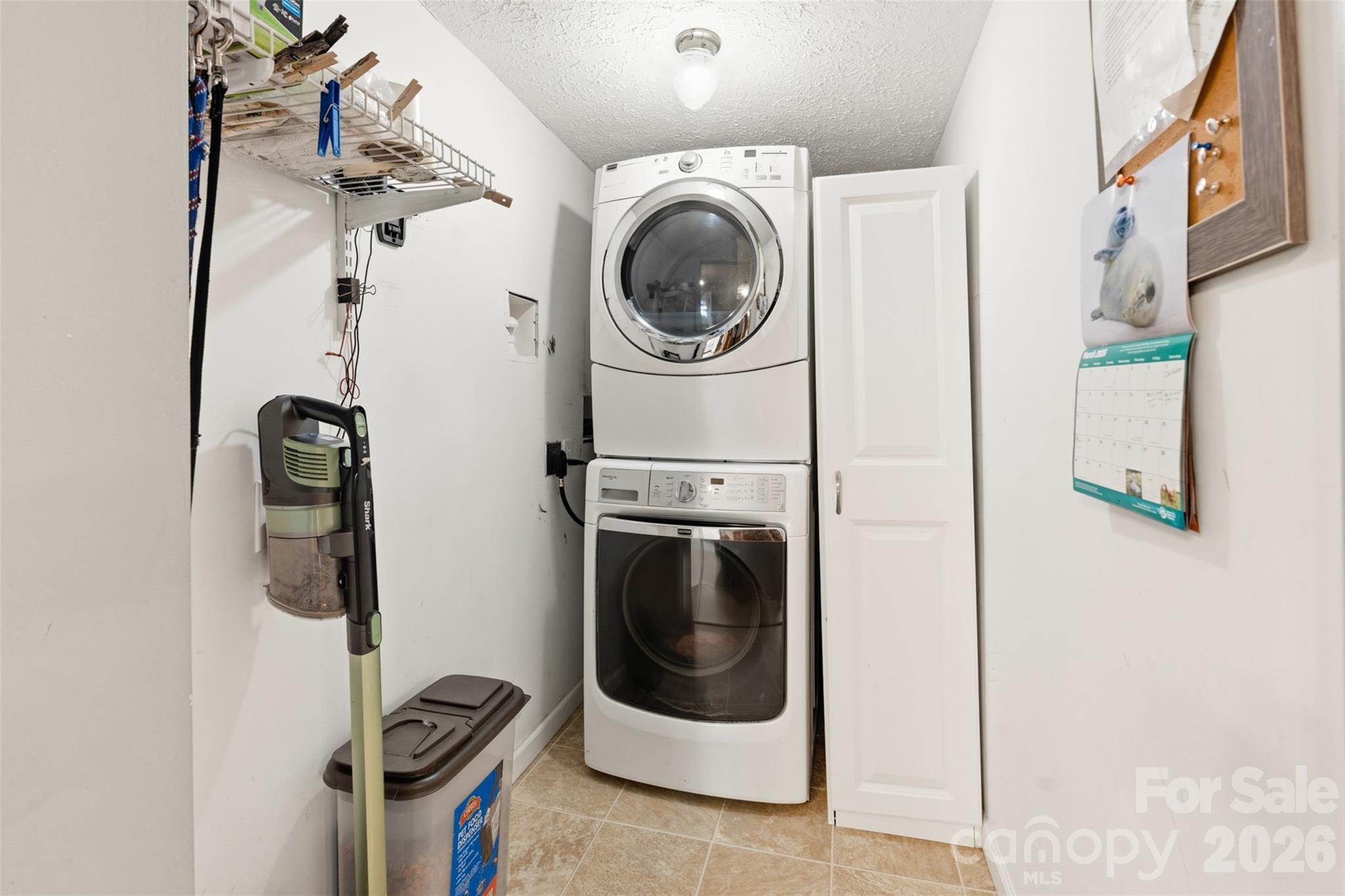 207 Oak Avenue — Hamlet