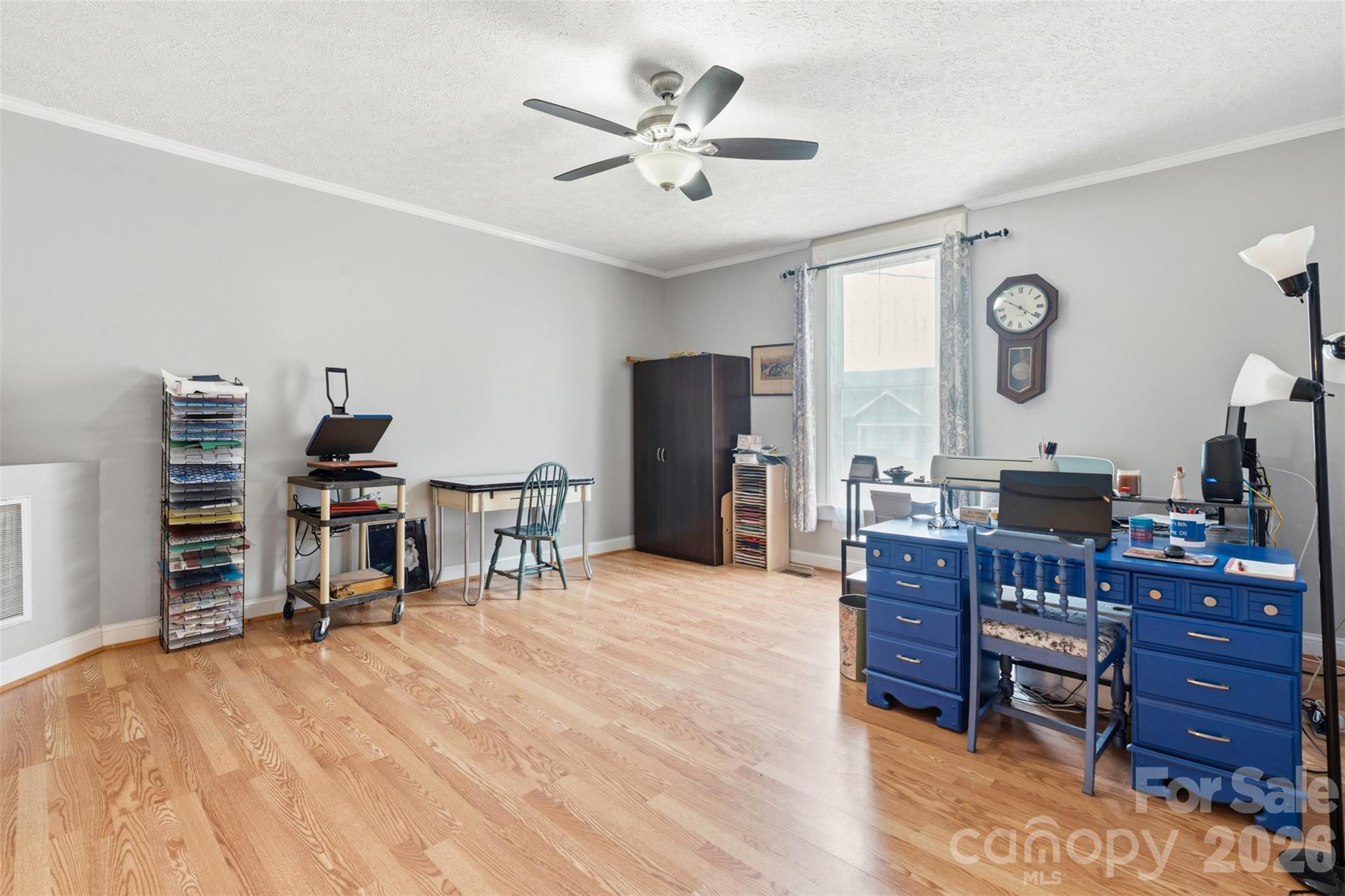 207 Oak Avenue — Hamlet