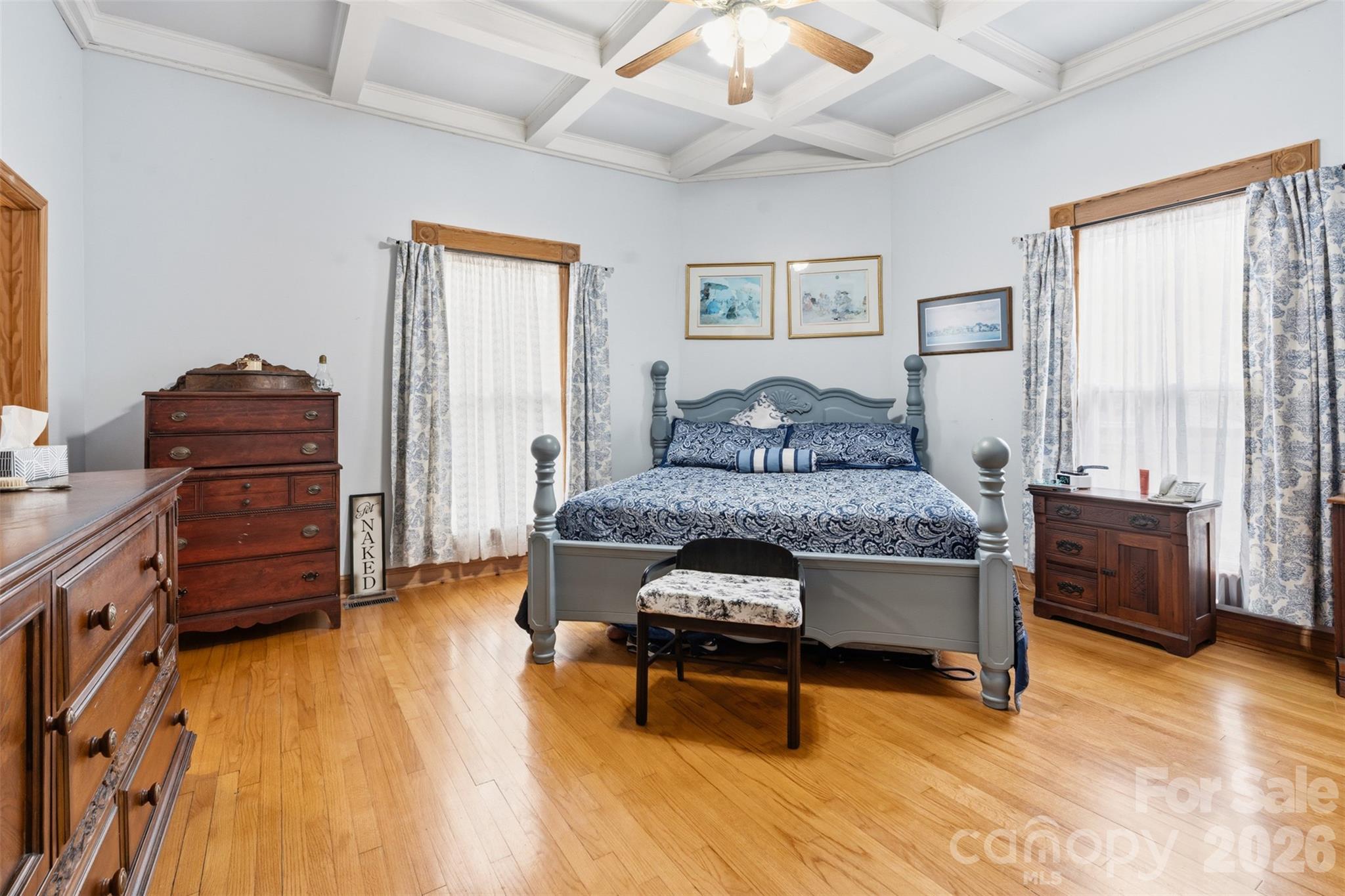 207 Oak Avenue — Hamlet