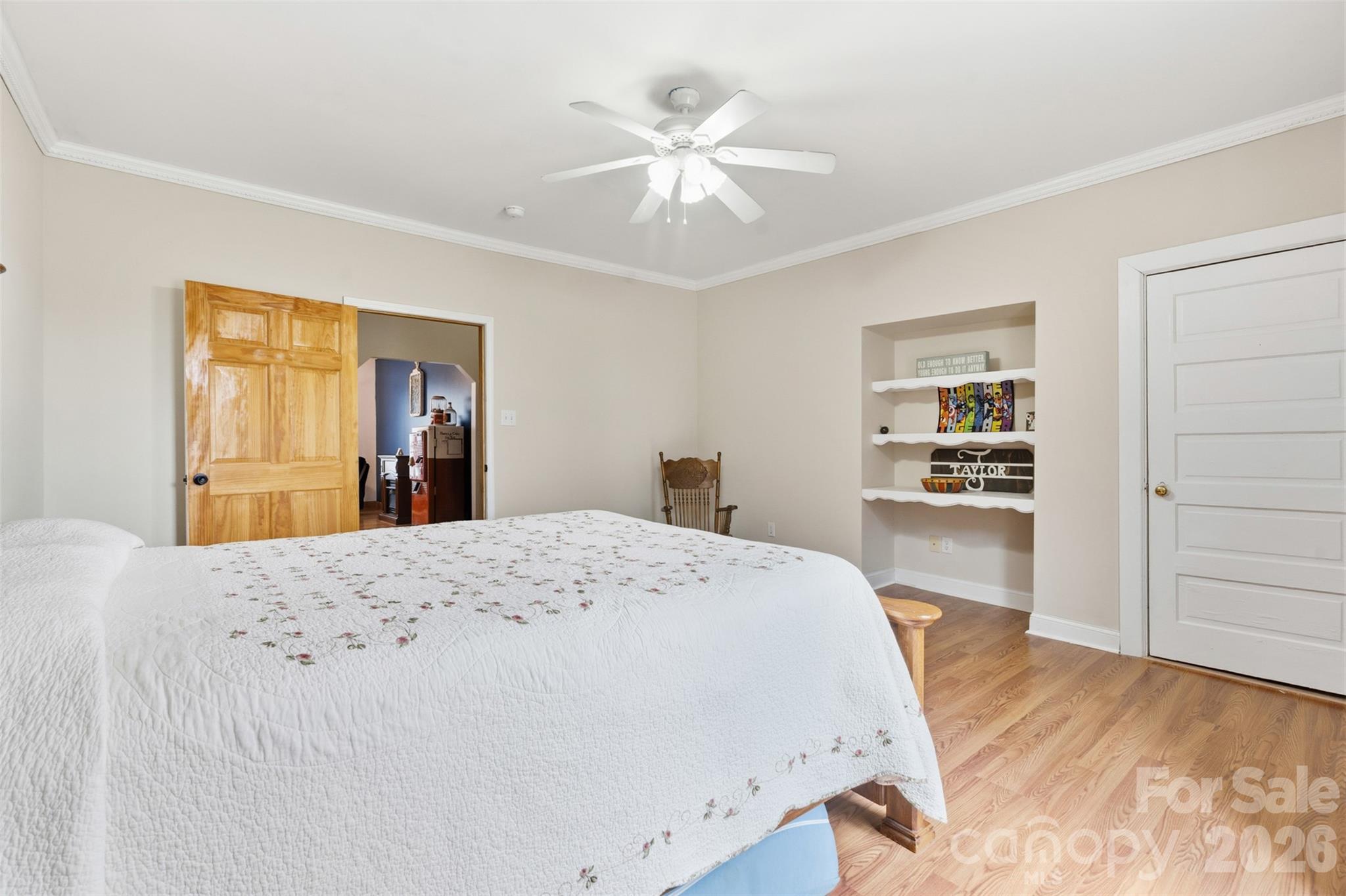 207 Oak Avenue — Hamlet