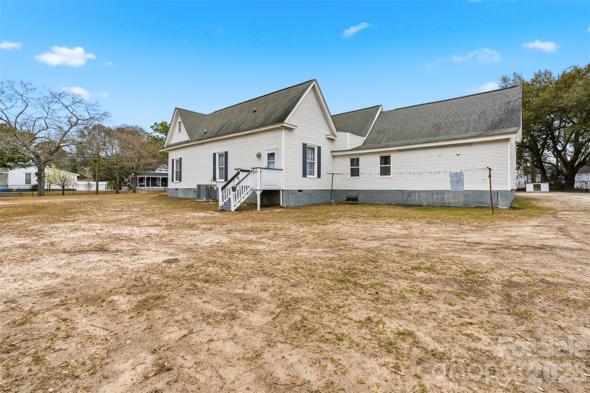 207 Oak Avenue — Hamlet