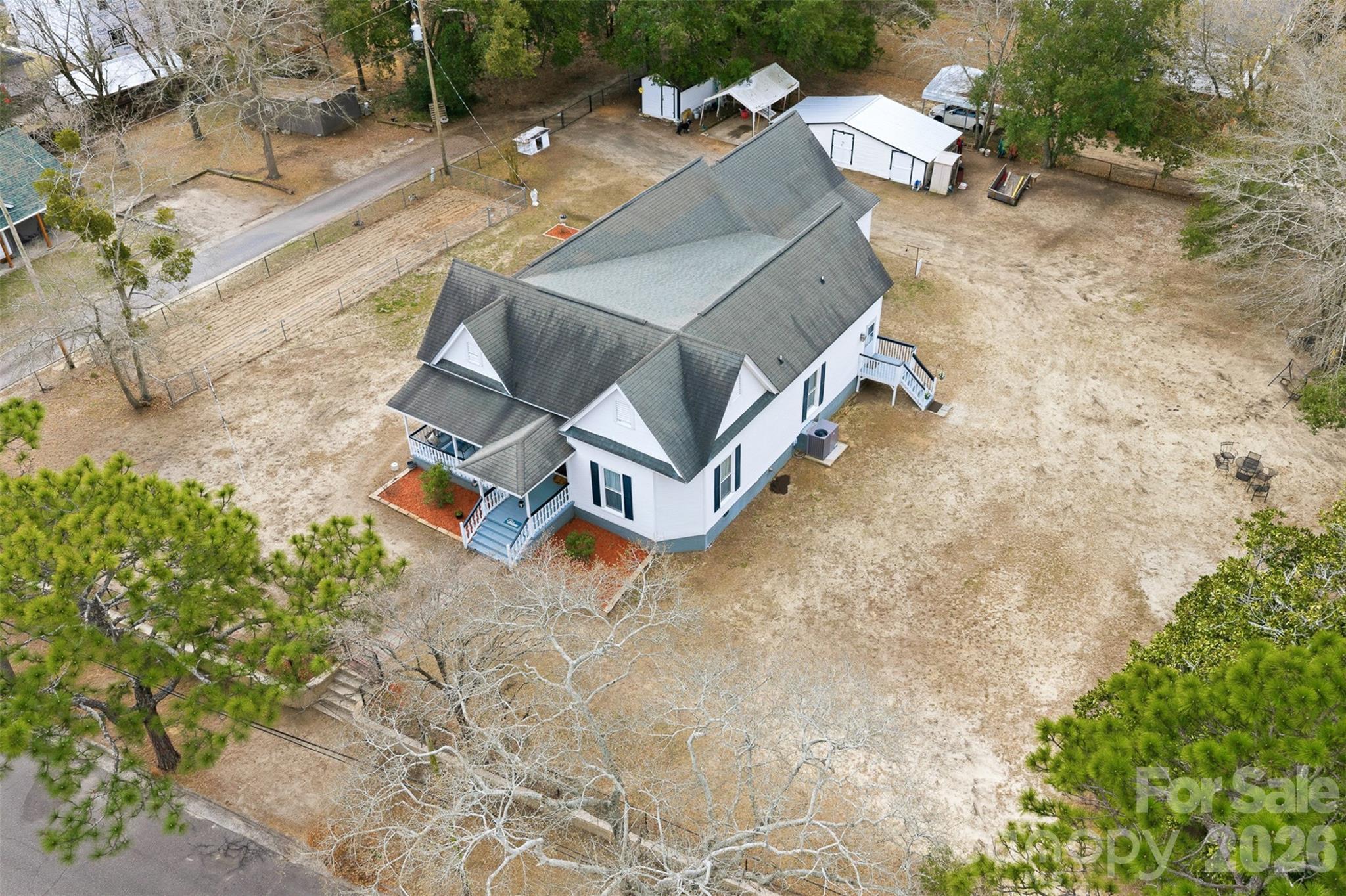 207 Oak Avenue — Hamlet