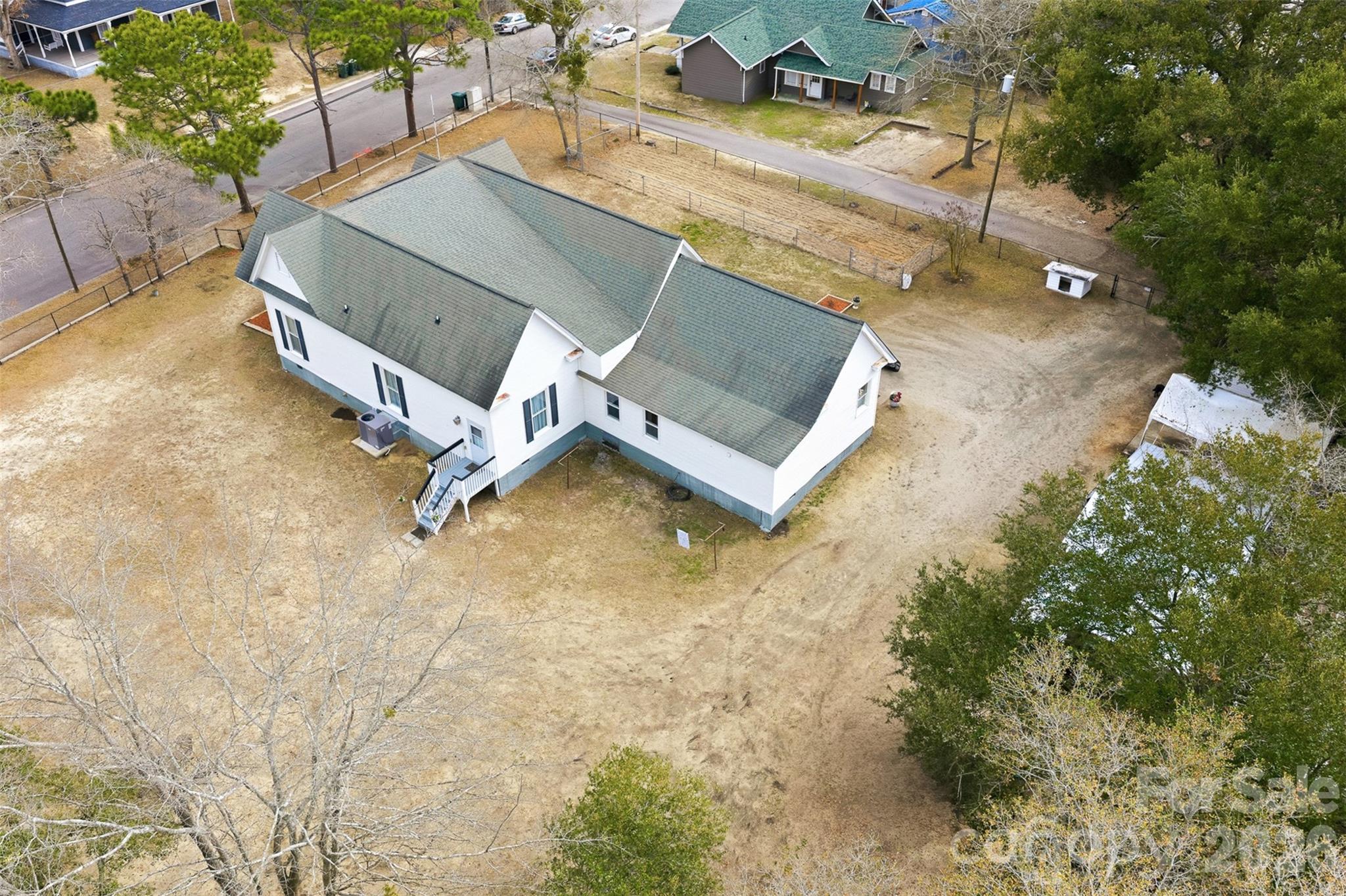 207 Oak Avenue — Hamlet