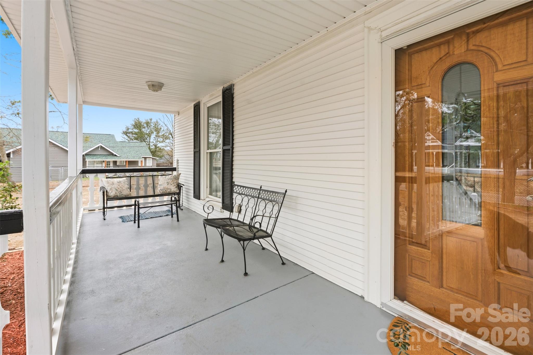 207 Oak Avenue — Hamlet