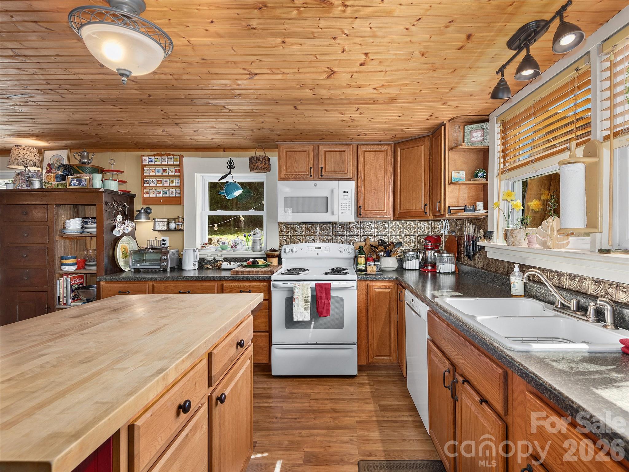 608 Evans Road — Canton